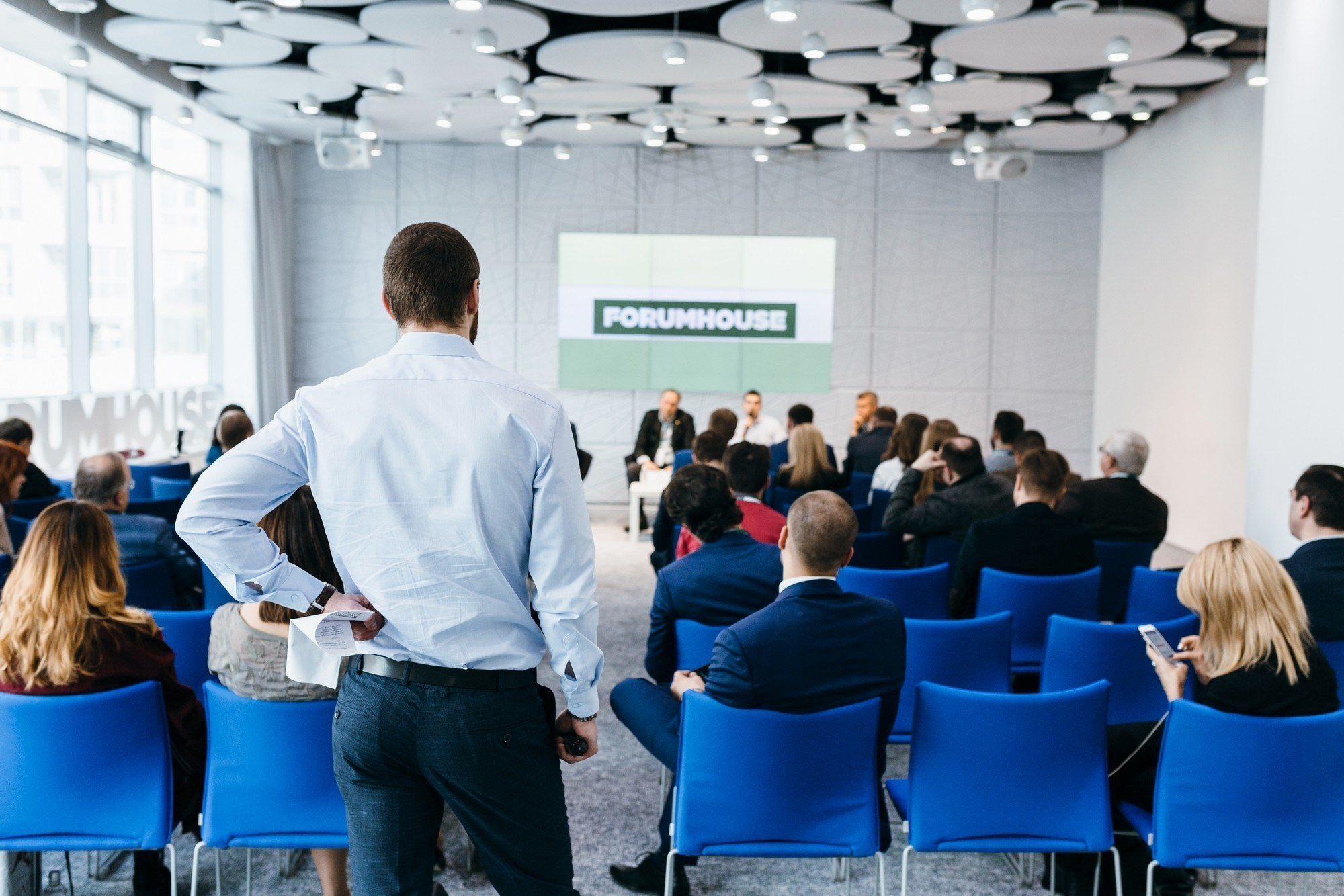 Фотограф на выставку в Москве, заказать услуги профессиональной фотосъёмки — Цены и стоимость услуг фотографа на съёмку выставки