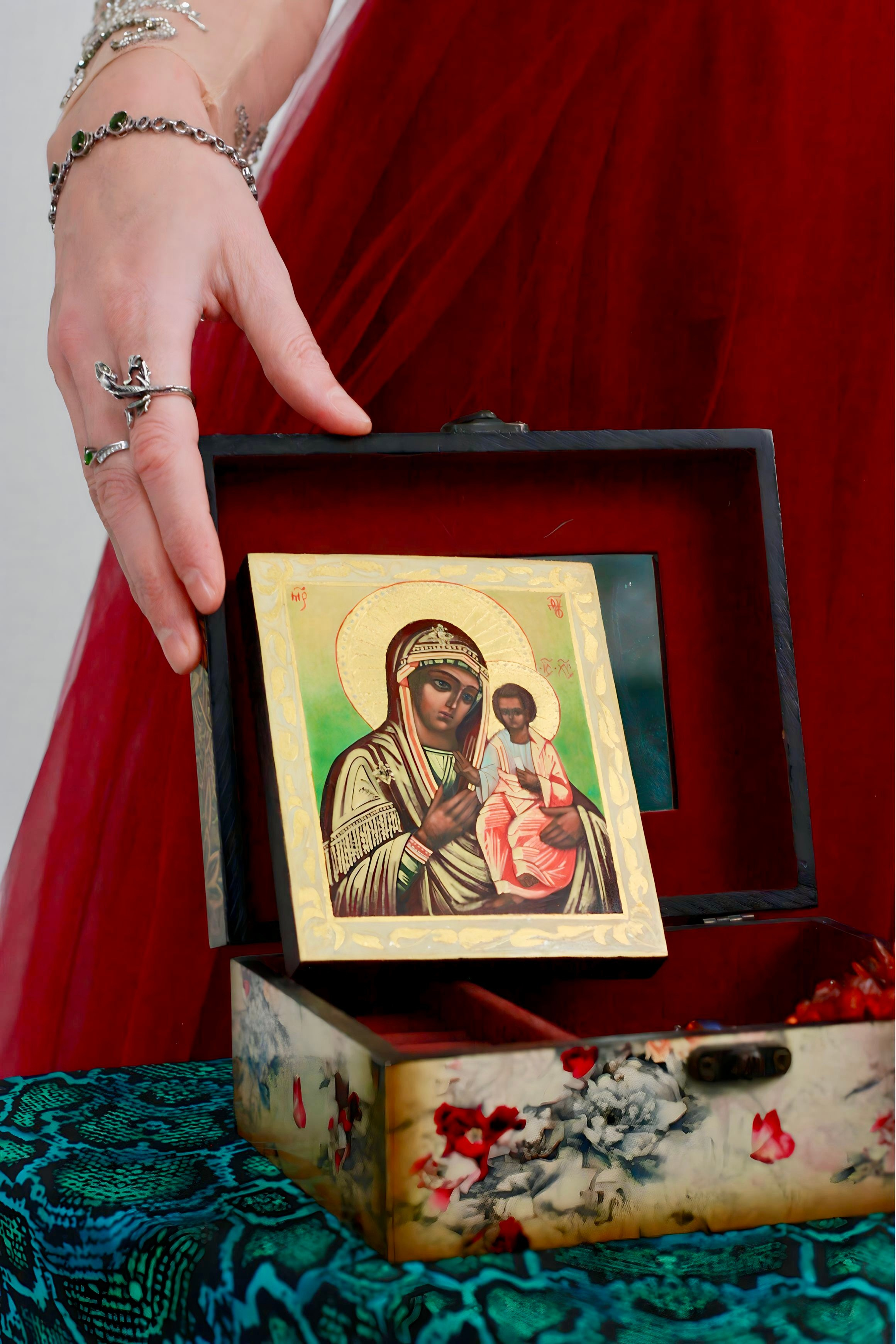 Контакты мастерской церковных икон Светланы Фатьяновой. Светлана Фатьянова