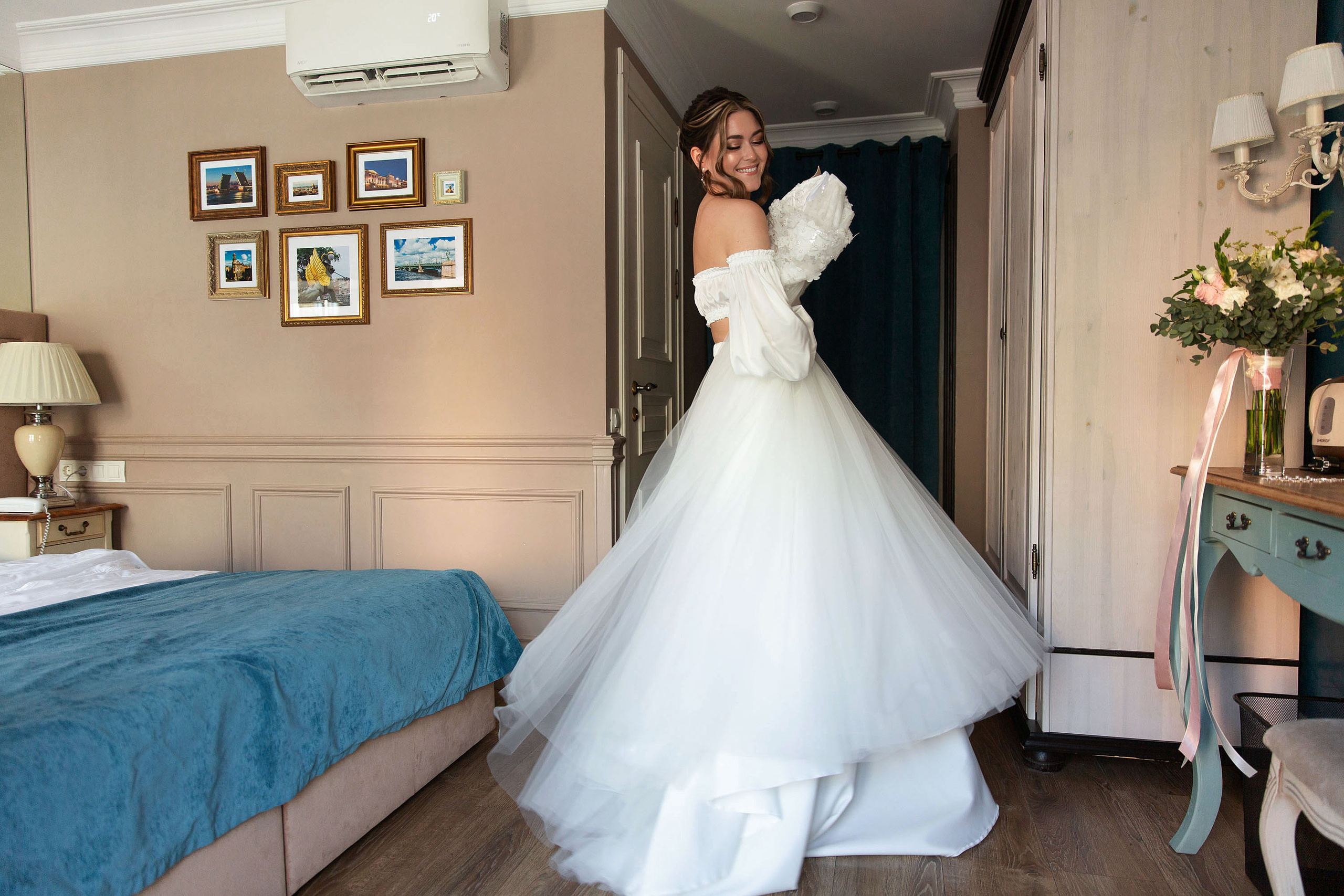 Анонс свадебной серии у Мариинского дворца. Свадебный и портретный фотограф в Санкт-Петербурге Надежда Чечулина