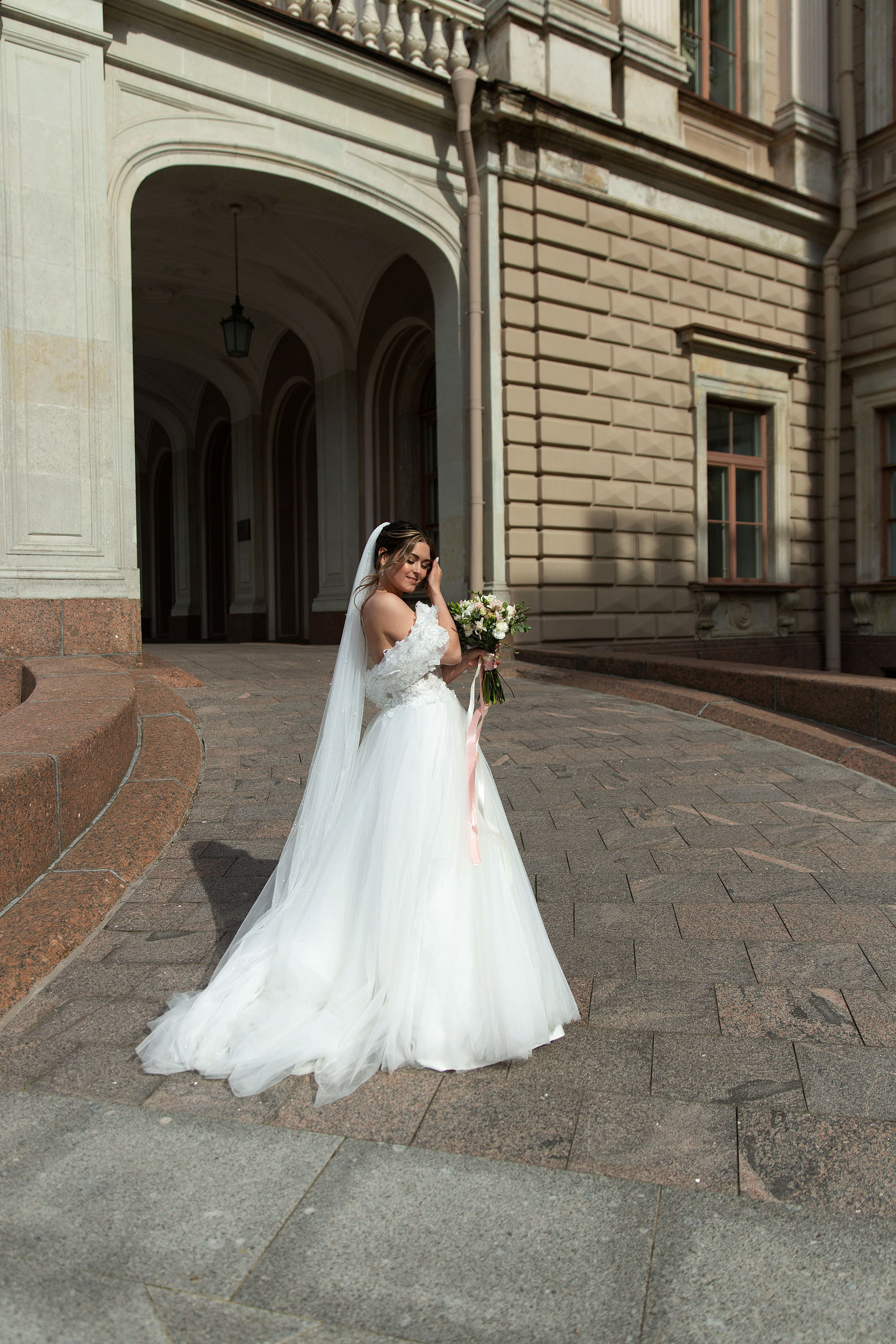 Анонс свадебной серии у Мариинского дворца. Свадебный и портретный фотограф в Санкт-Петербурге Надежда Чечулина
