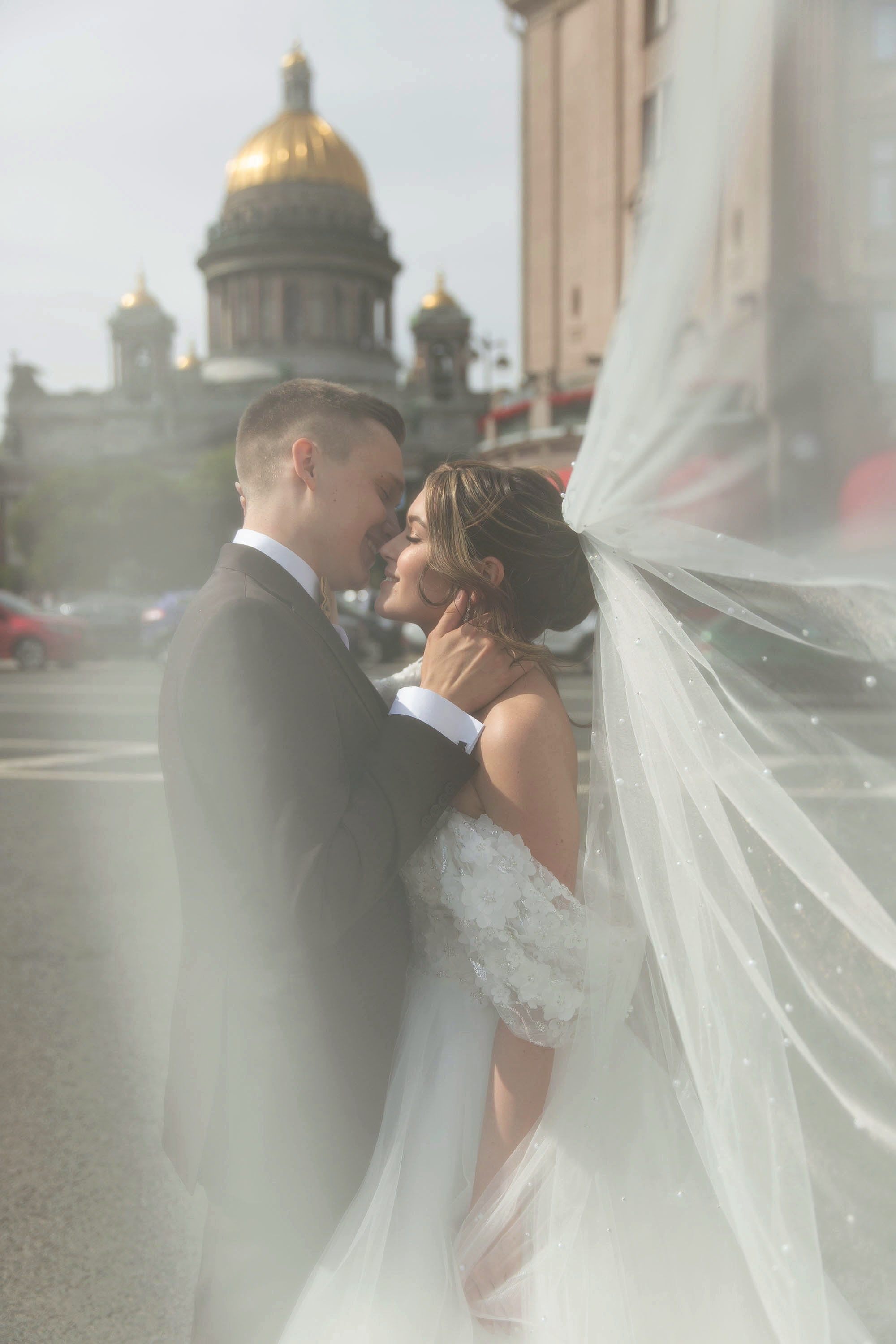 Анонс свадебной серии у Мариинского дворца. Свадебный и портретный фотограф в Санкт-Петербурге Надежда Чечулина