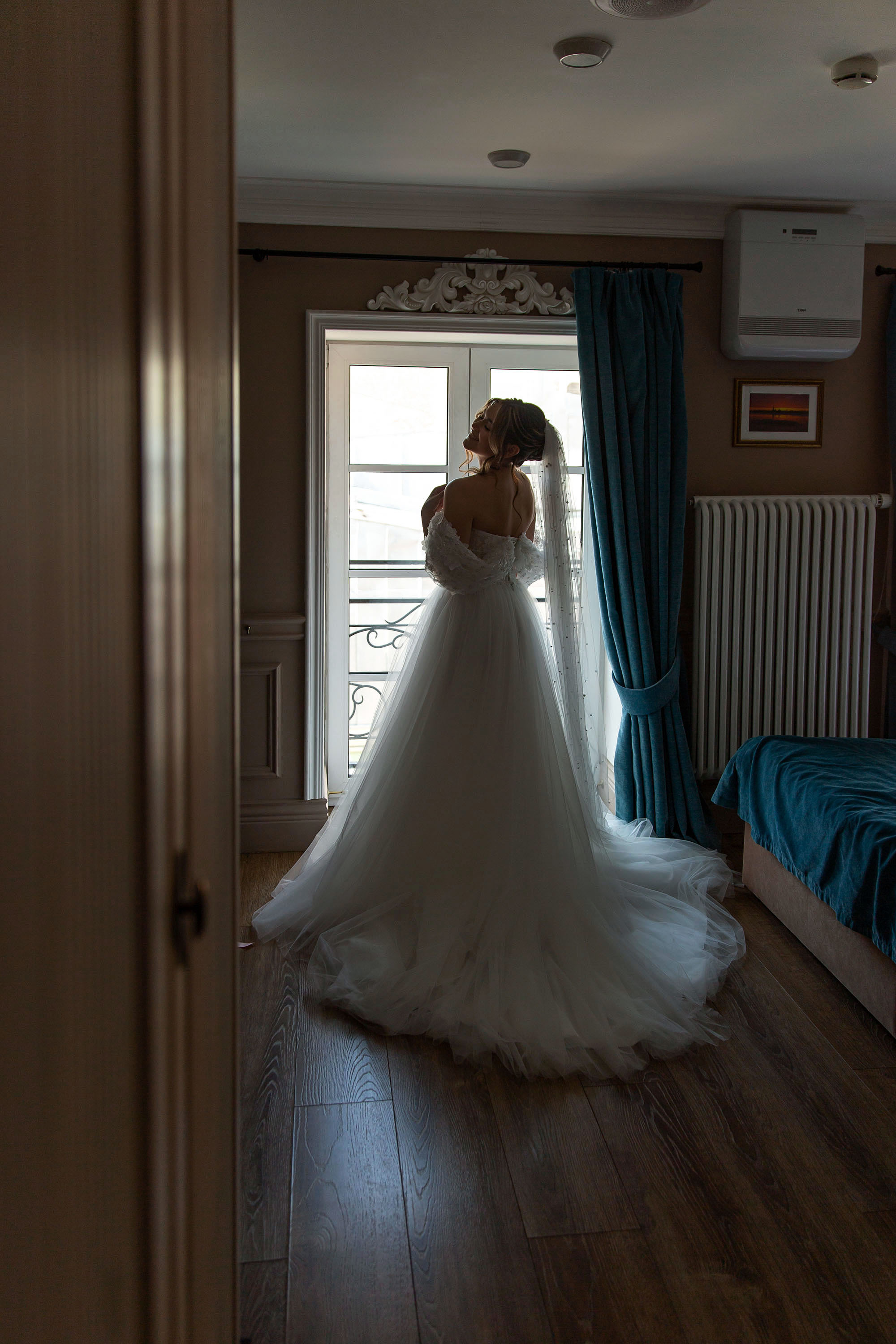 Анонс свадебной серии у Мариинского дворца. Свадебный и портретный фотограф в Санкт-Петербурге Надежда Чечулина