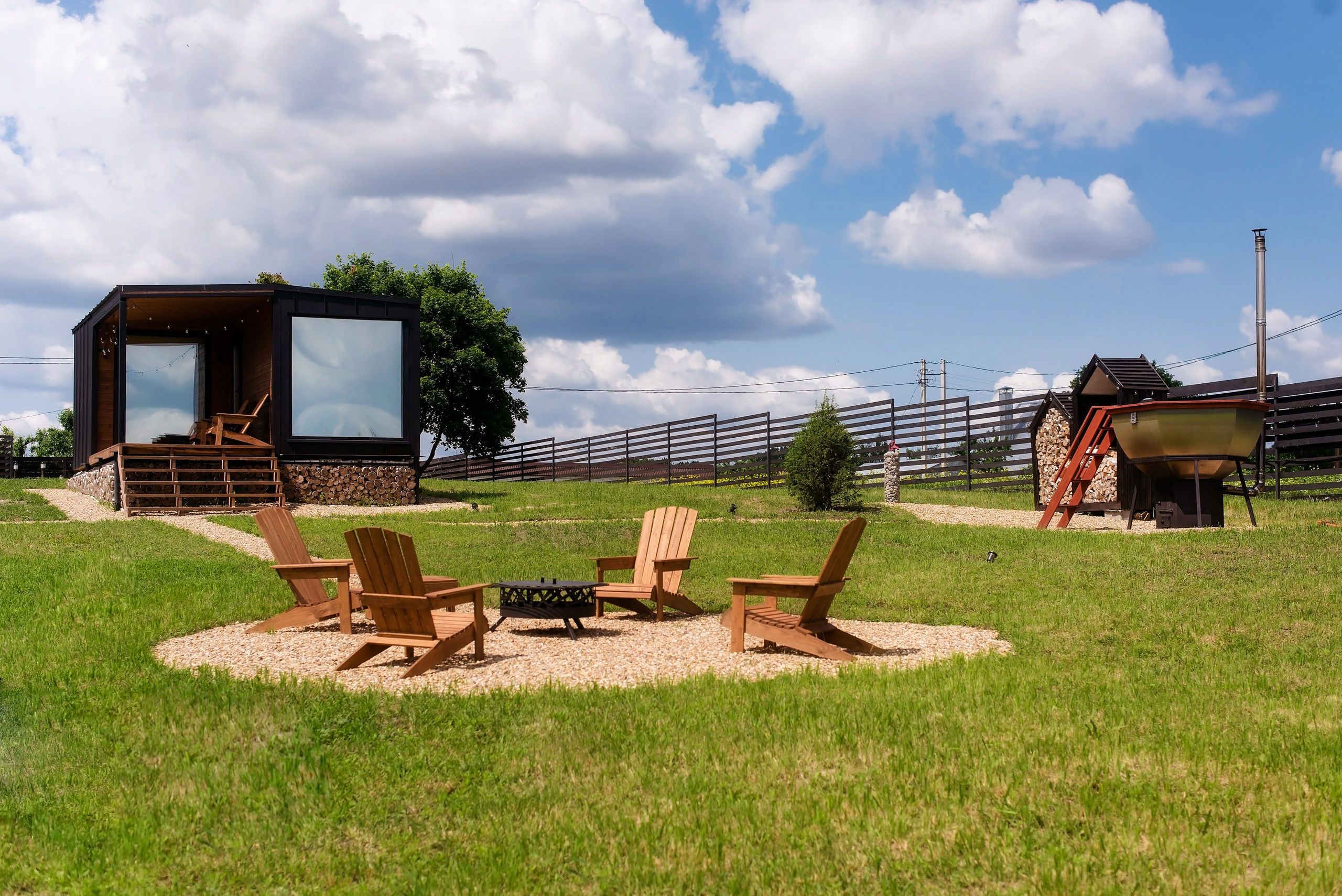 Глэмпинг. Аренда дома для отдыха в Брянске. Банный чан, зона BBQ. Дом на озере в Брянске. Отдых Брянск