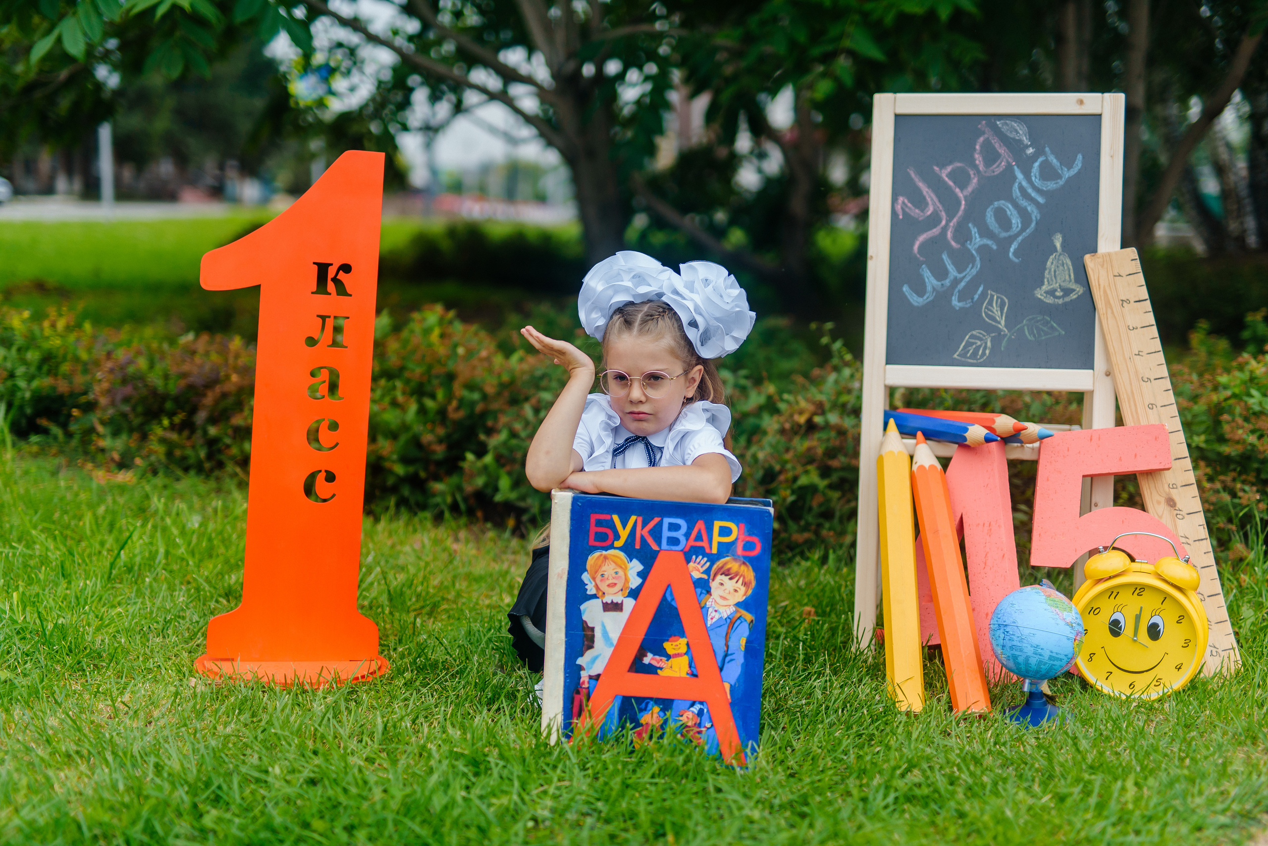 Фотопроект «Здравствуй, школа» для начальных классов. Семейный фотограф в Барнауле