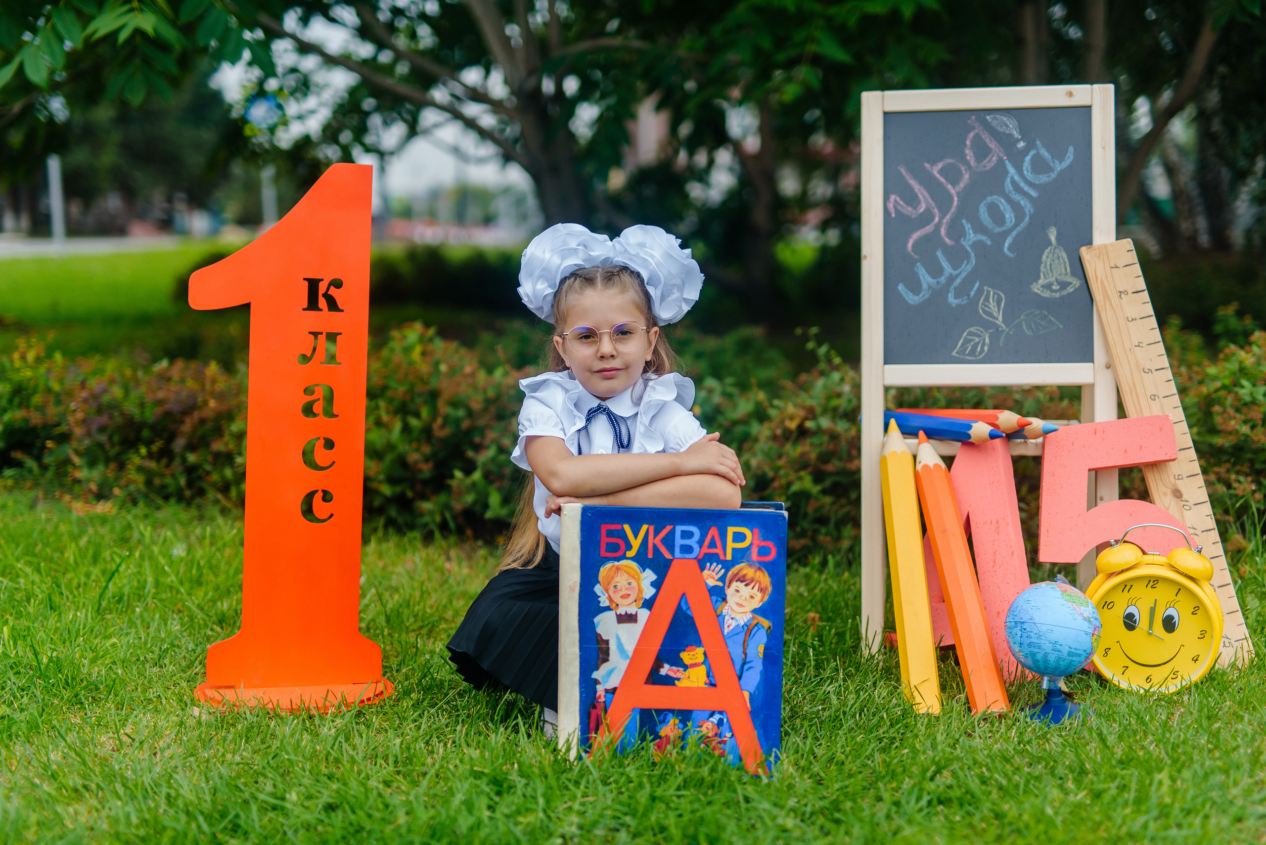 Фотопроект «Здравствуй, школа» для начальных классов. Семейный фотограф в Барнауле