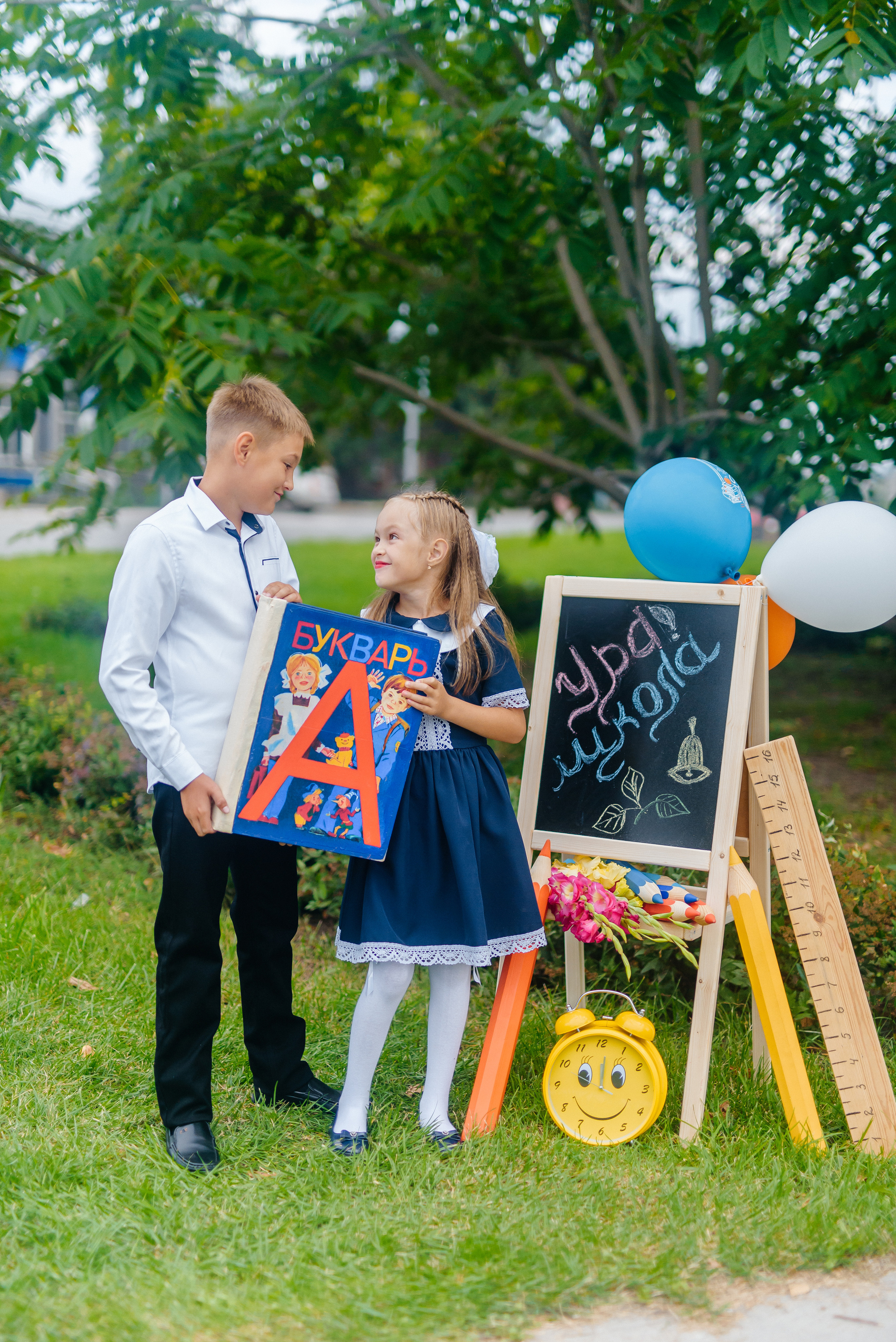 Фотопроект «Здравствуй, школа» для начальных классов. Семейный фотограф в Барнауле