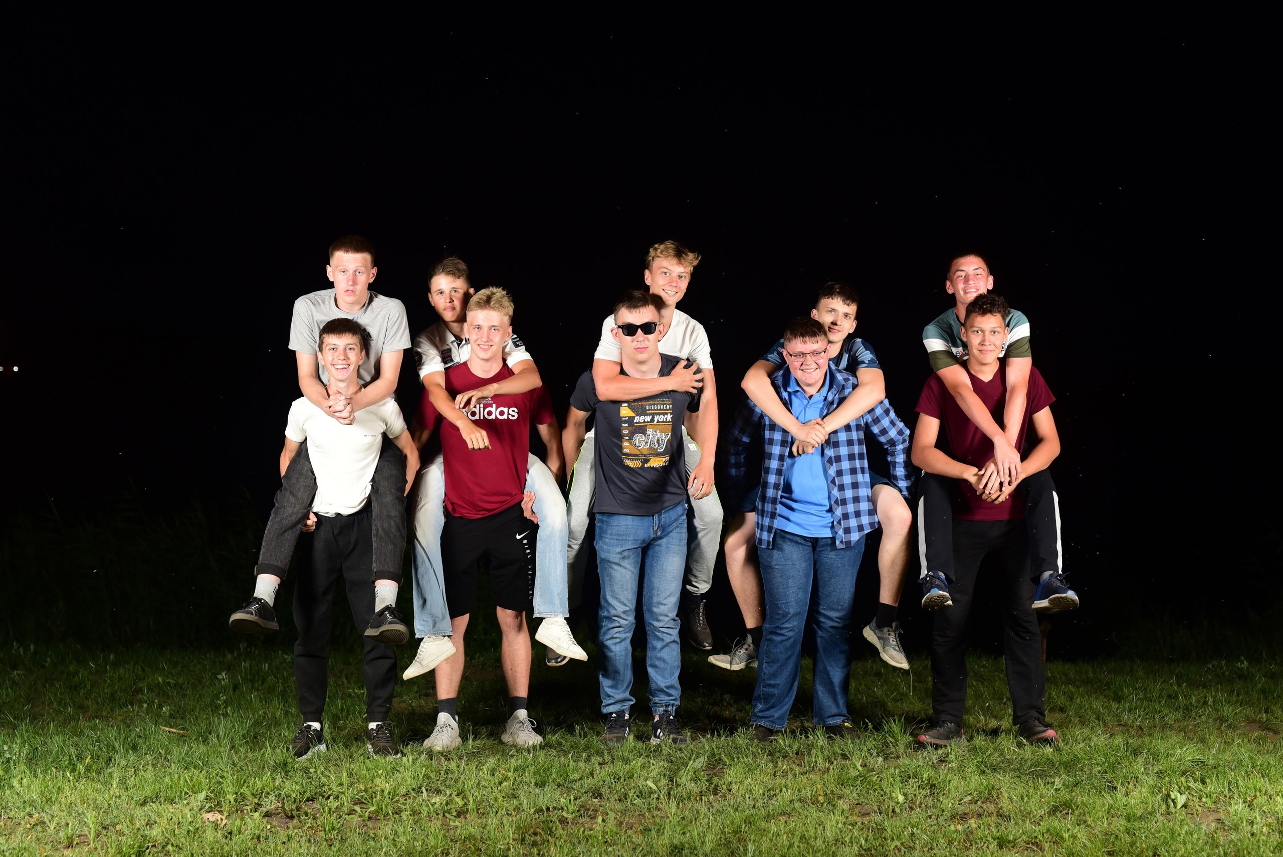 Годовое фотосопровождение для 9-11 классов. Семейный фотограф в Барнауле