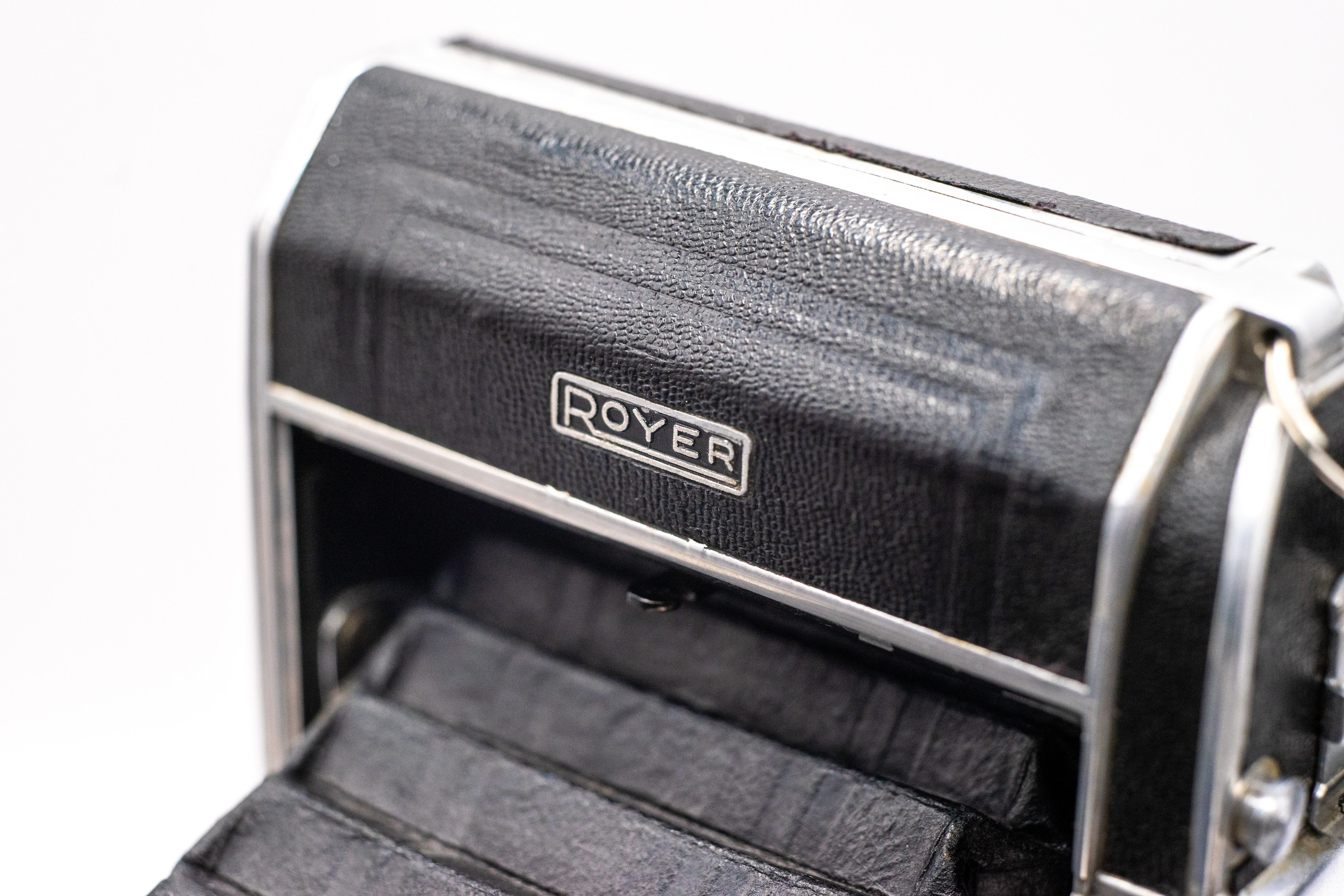 Royer — Som Berthiot Peris Flor 105 mm f4.5 | Fomapan 100