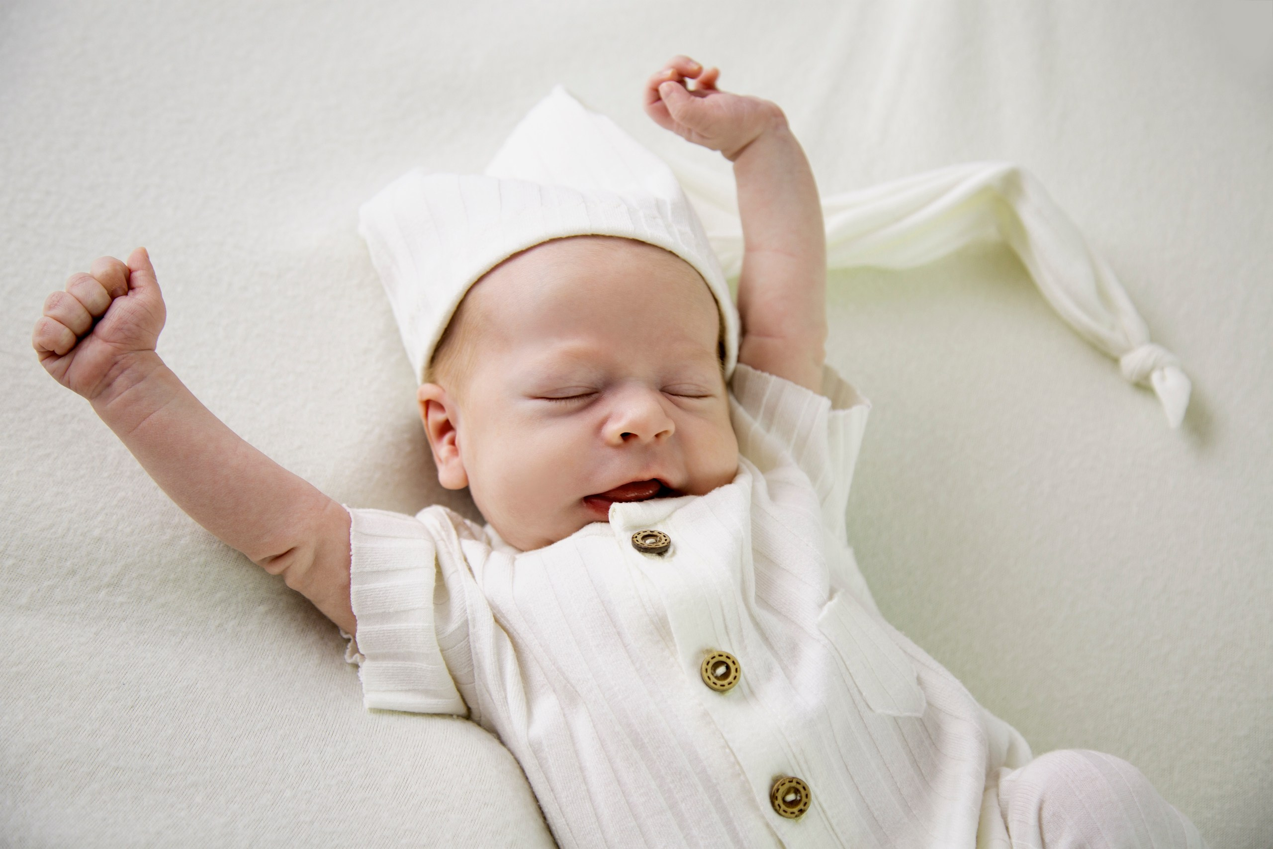 Фотосессия в 1 месяц новорожденного в Москве. Фотосессия в студии в Москве от профессионального фотографа услуги по доступным ценам