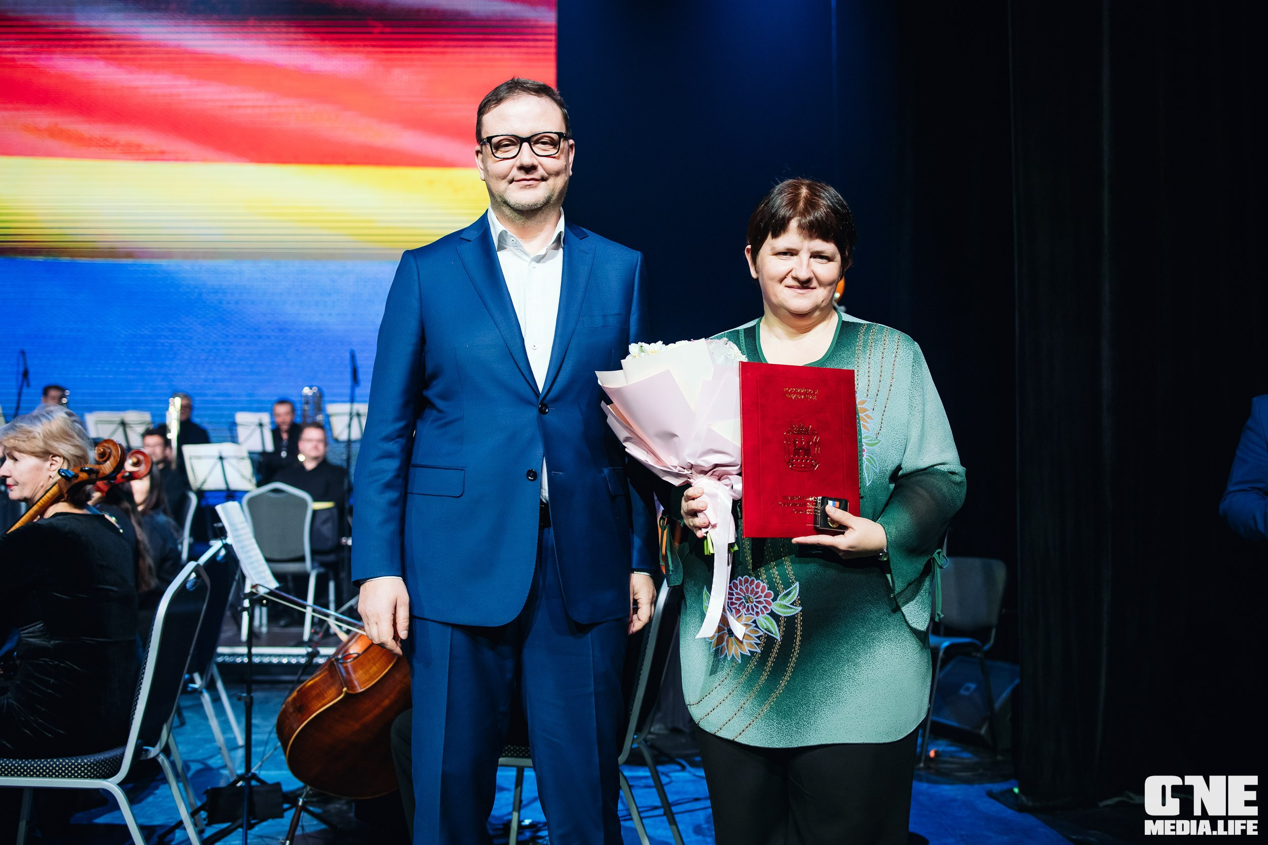 Концерт 8 марта в Янтарь холл. One Media Life: фоторепортажи, фотоотчеты с мероприятий и заведений