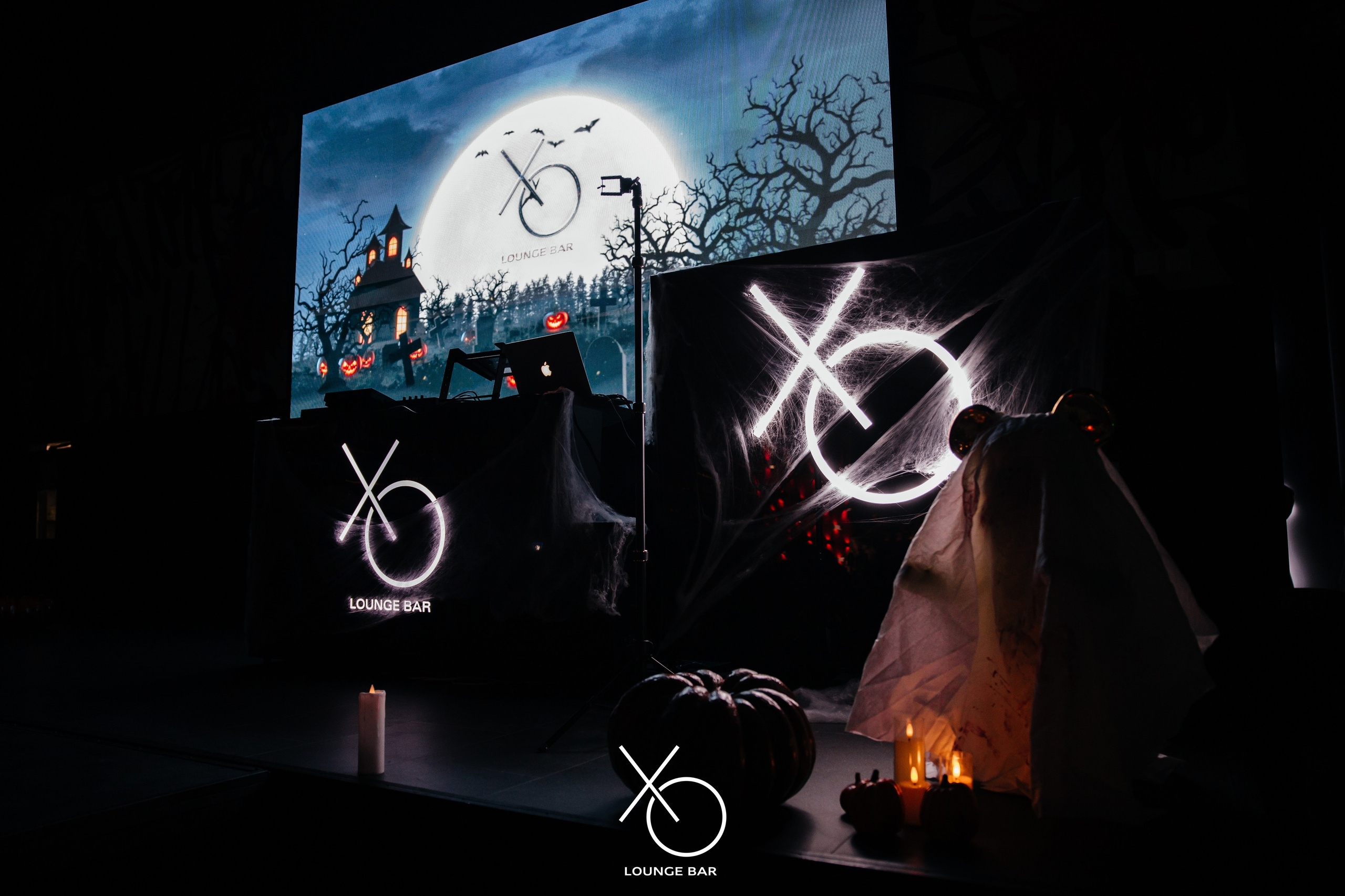 Halloween. Lounge Bar X.O