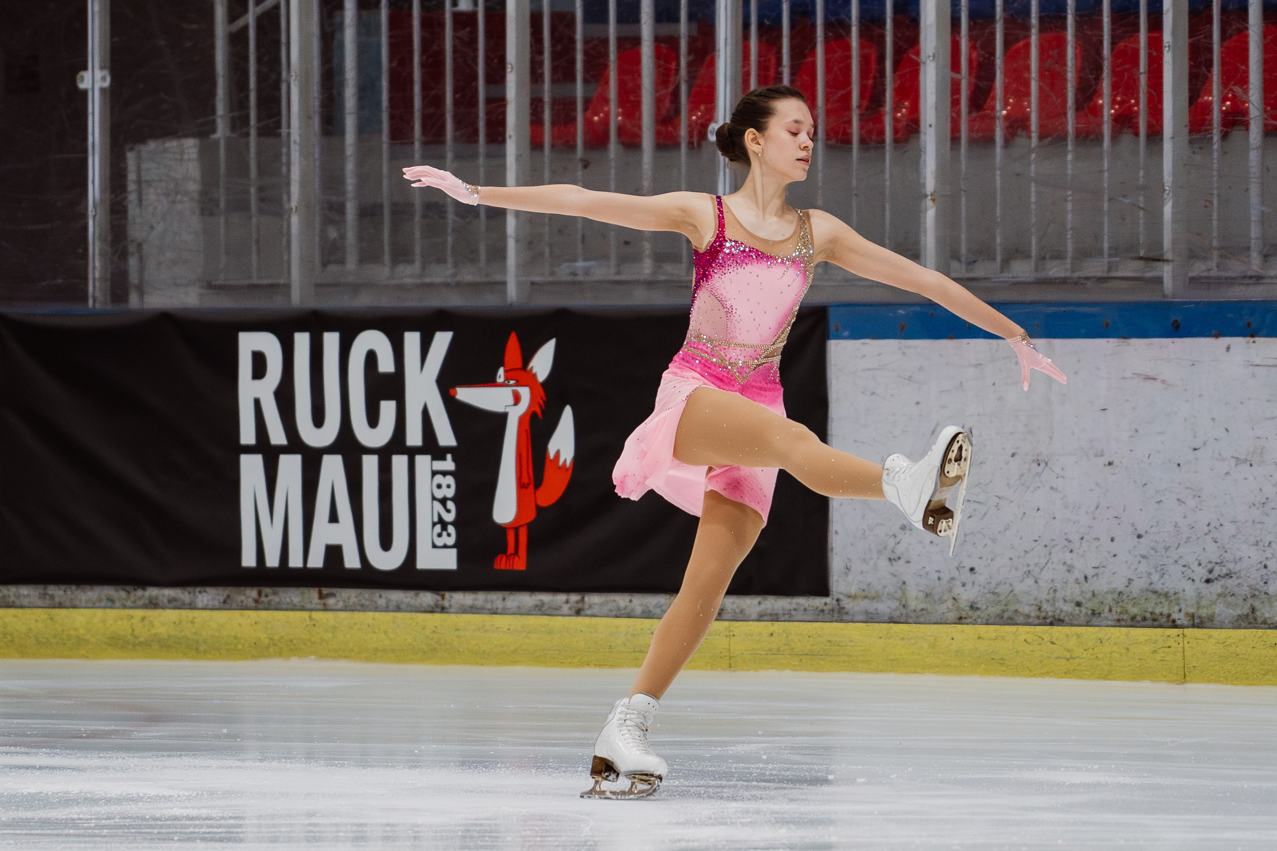 Первенство ДФО и СФО по фигурному катанию на коньках г. Искитим. Воробьева Ксения — Спортивный и танцевальный фотограф Новосибирск