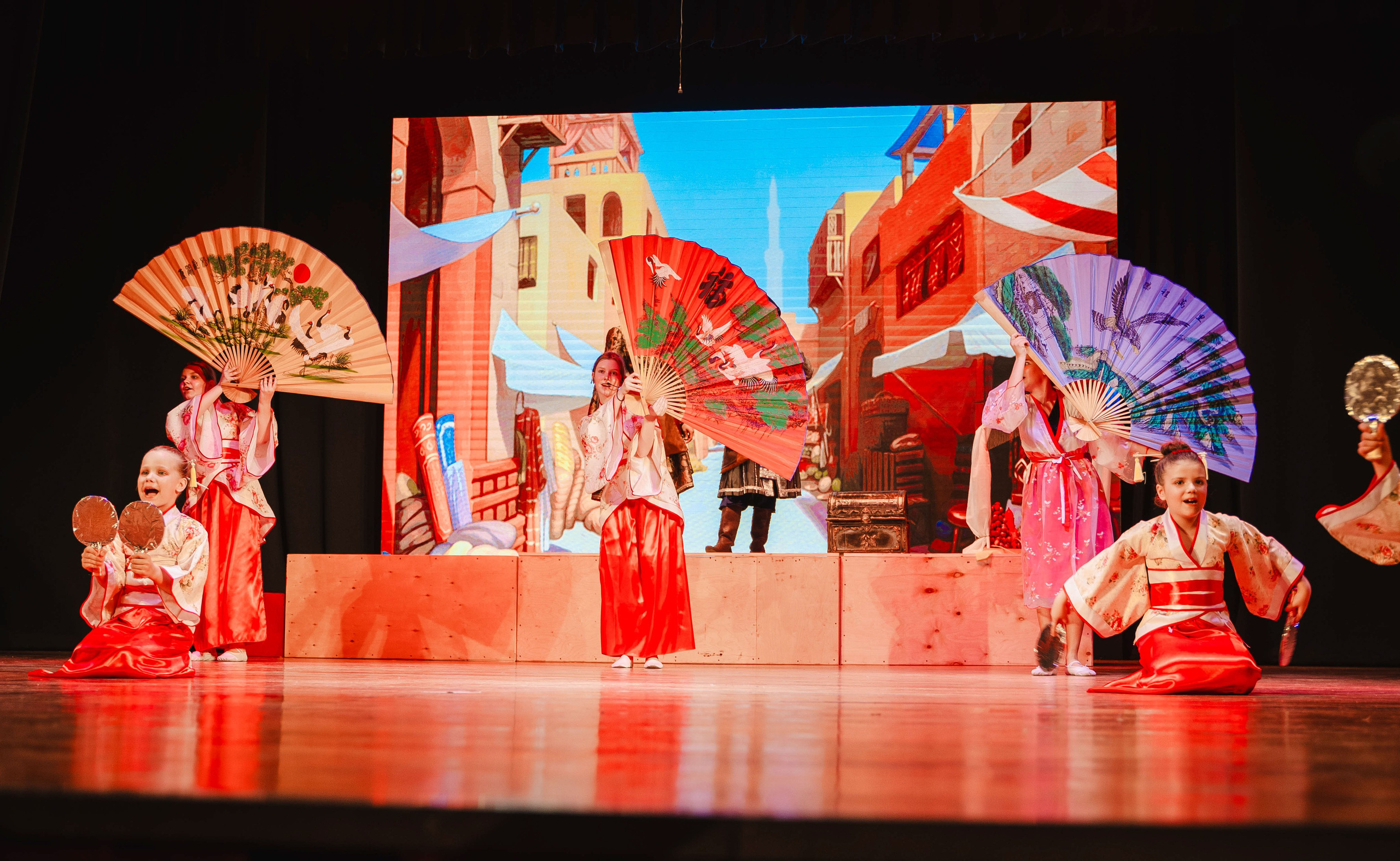 Фееричное выступление театрального коллектива АРТ-Визит г. Краснодар. Фотографы из солнечного Краснодара Вадим и Надежда Митус