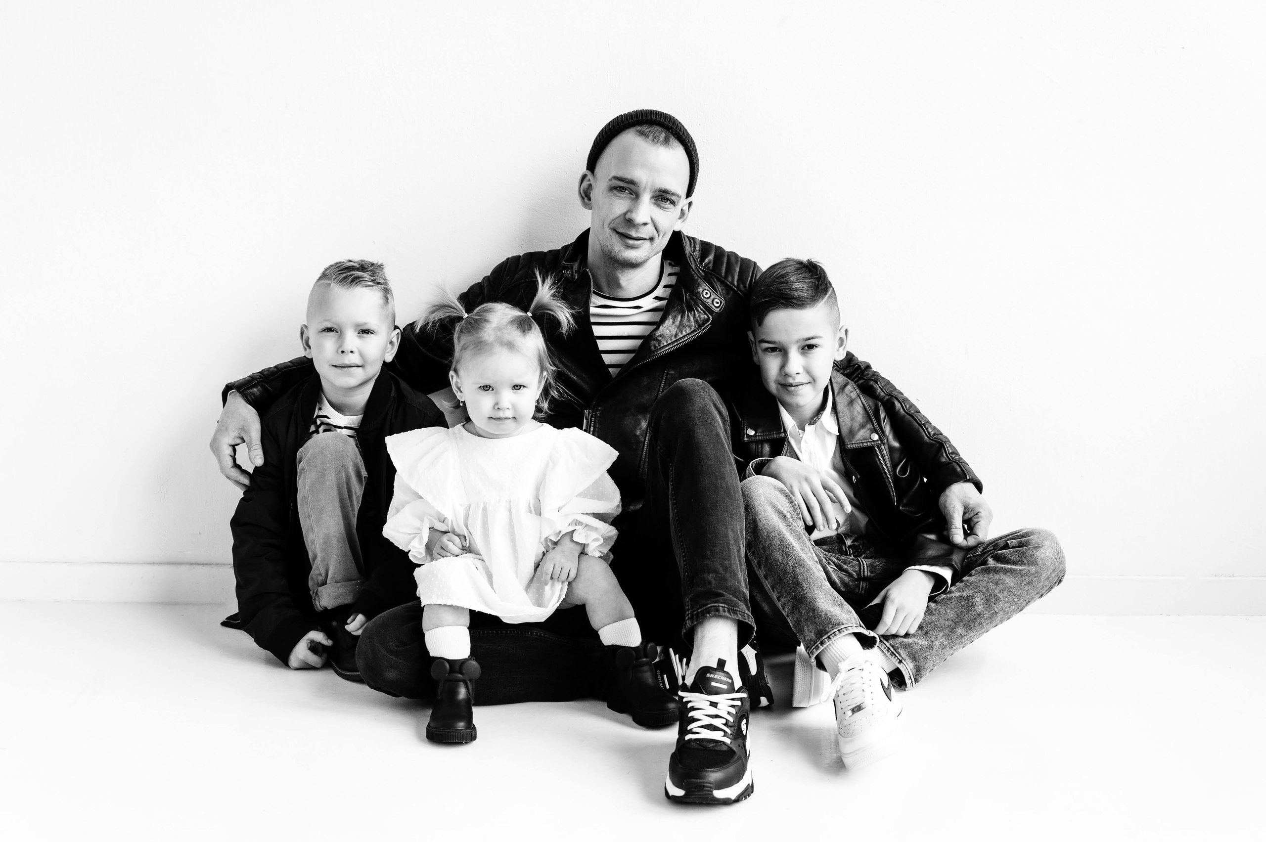 Беременность / женская. Профессиональный фотограф беременности в СПБ. Стильные фотосессии беременности в стиле минимализм и классическая фотография