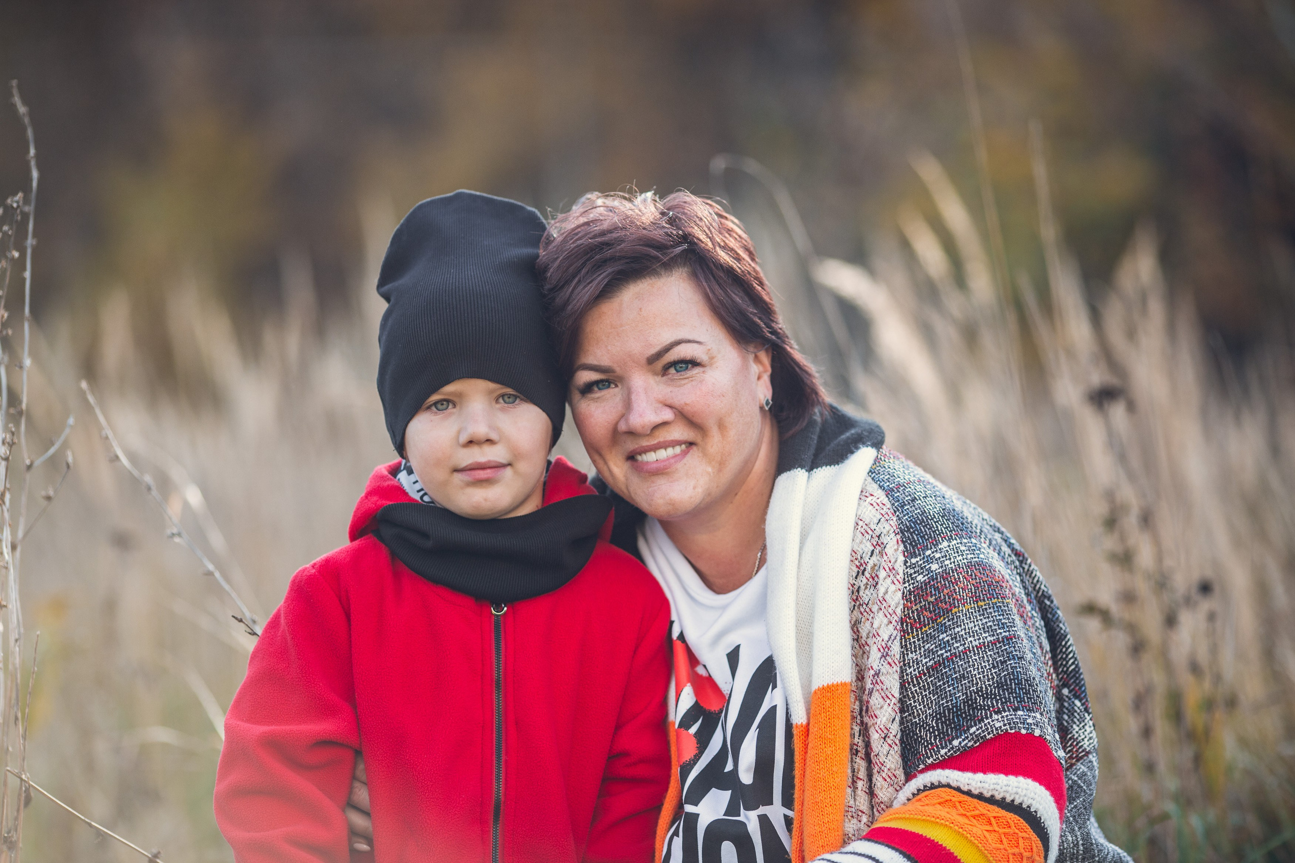 Фотопрогулка семьи в осеннем лесу. Фотограф — Евгений Свистков
