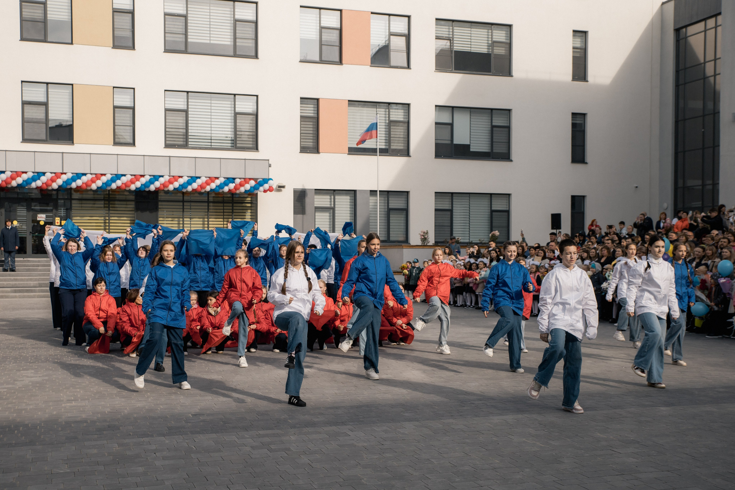 Наши услуги. Выпускные альбомы в Тюмени для школ, садов, вузов спортивных секций