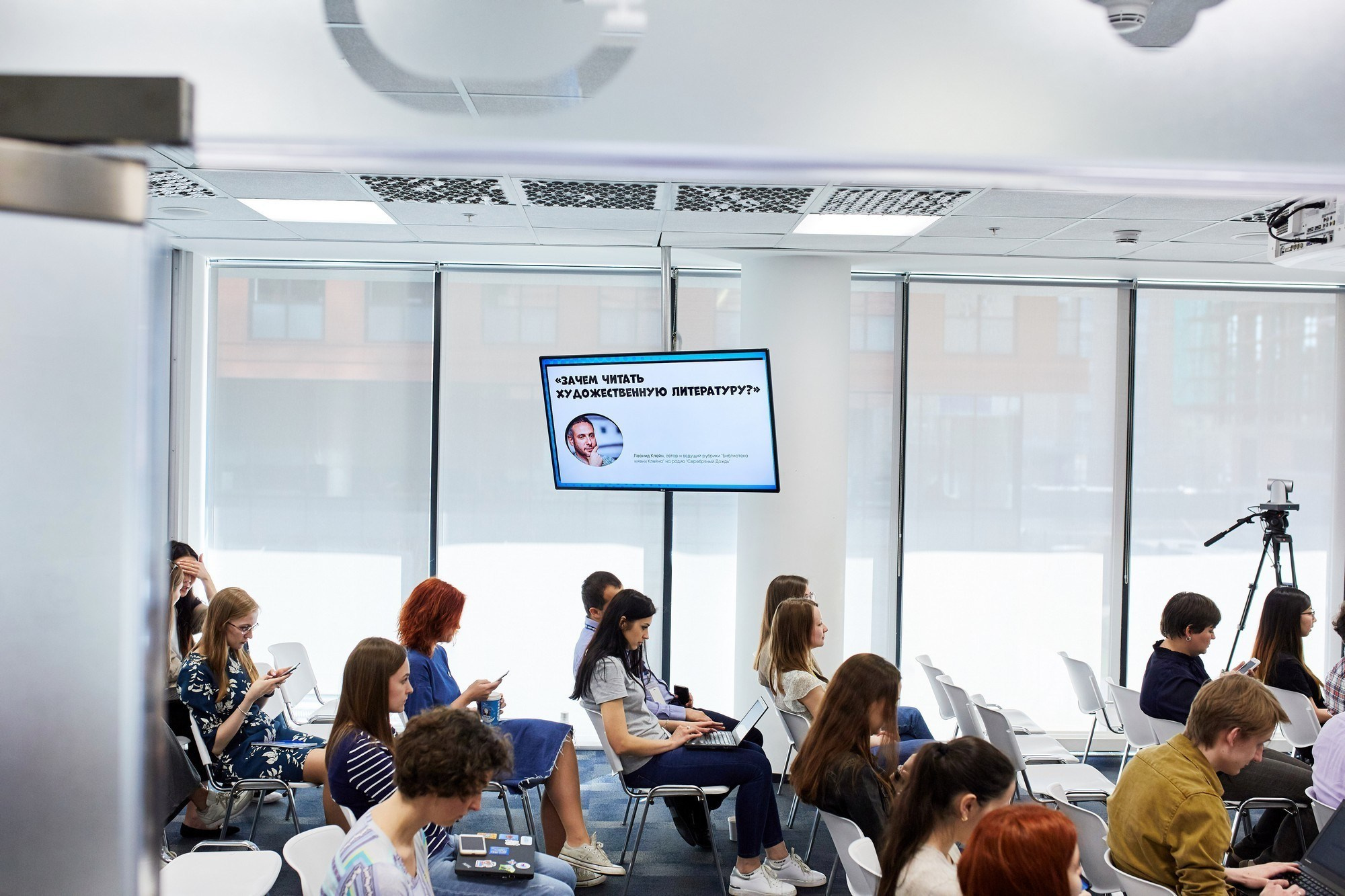 Фотограф на выставку в Москве, заказать услуги профессиональной фотосъёмки — Цены и стоимость услуг фотографа на съёмку выставки