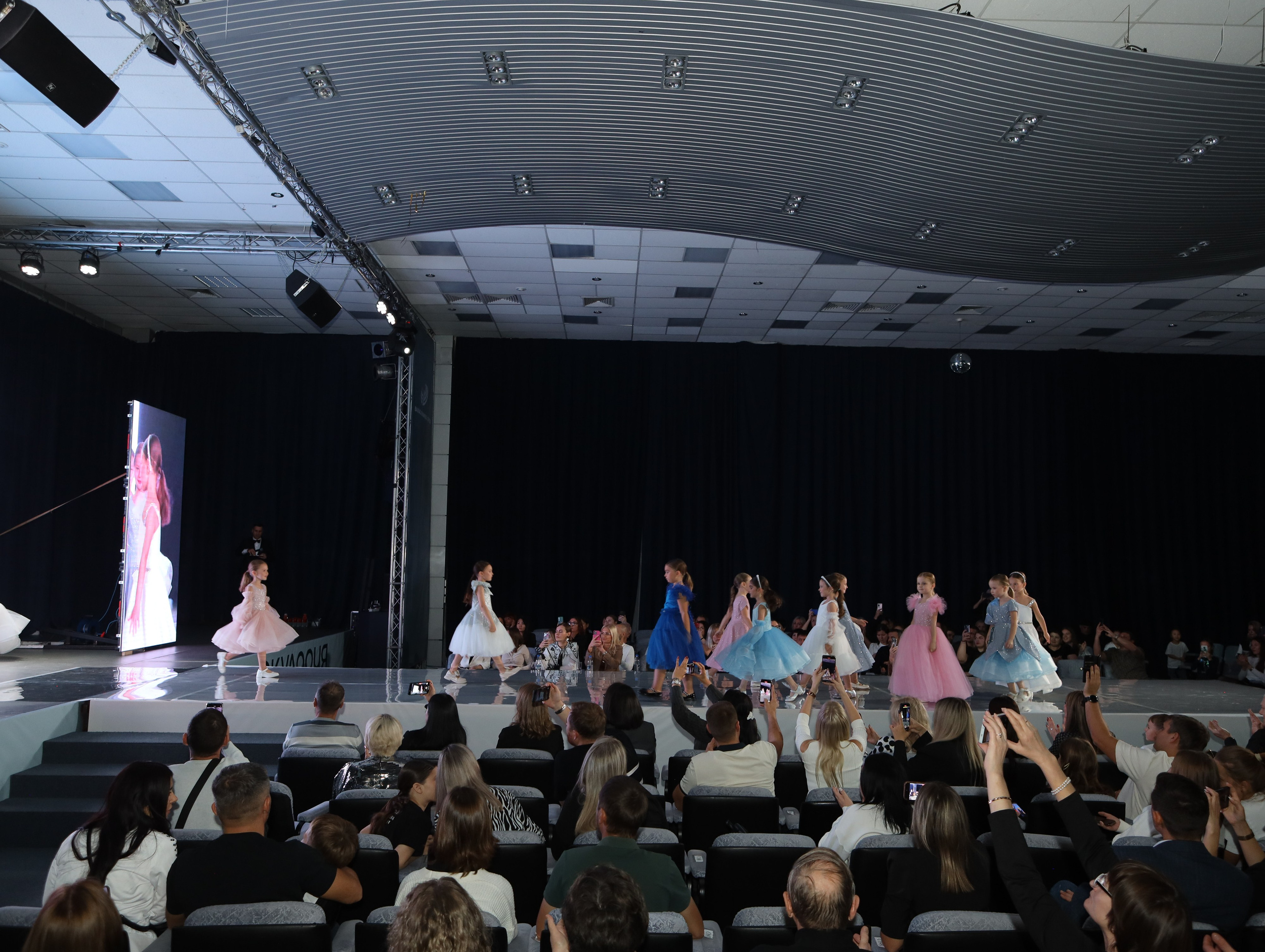 Участвуем в модном показе Сибири. Little_Princess.38