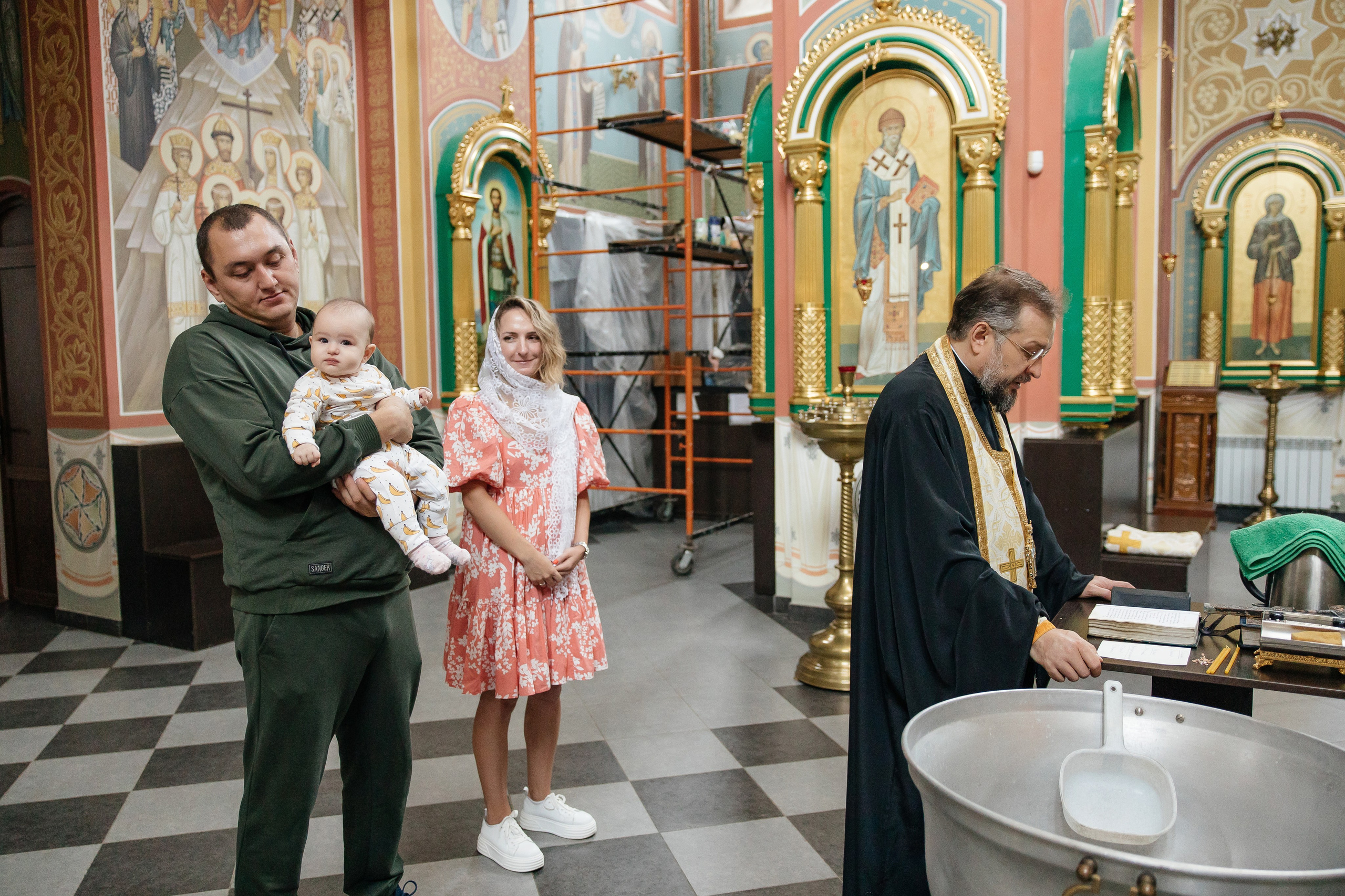 #СемейныеВоспоминания #армянскаяСемья #РепортажнаяФотография #религия #церковьсамара