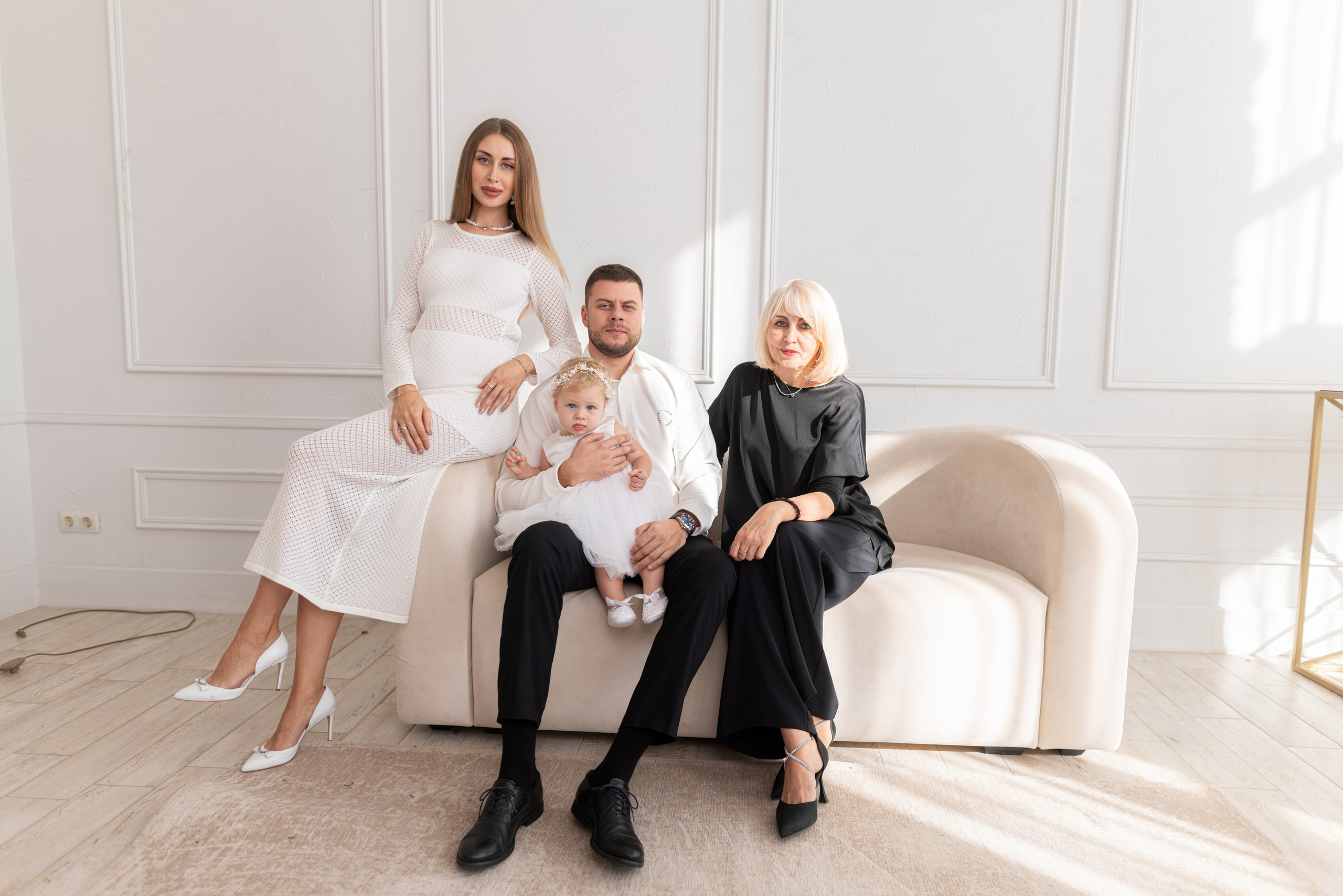 Семейная съемка для Яны и Дани в интерьере. Дмитрий Шульгин, портретный фотограф в Воронеже