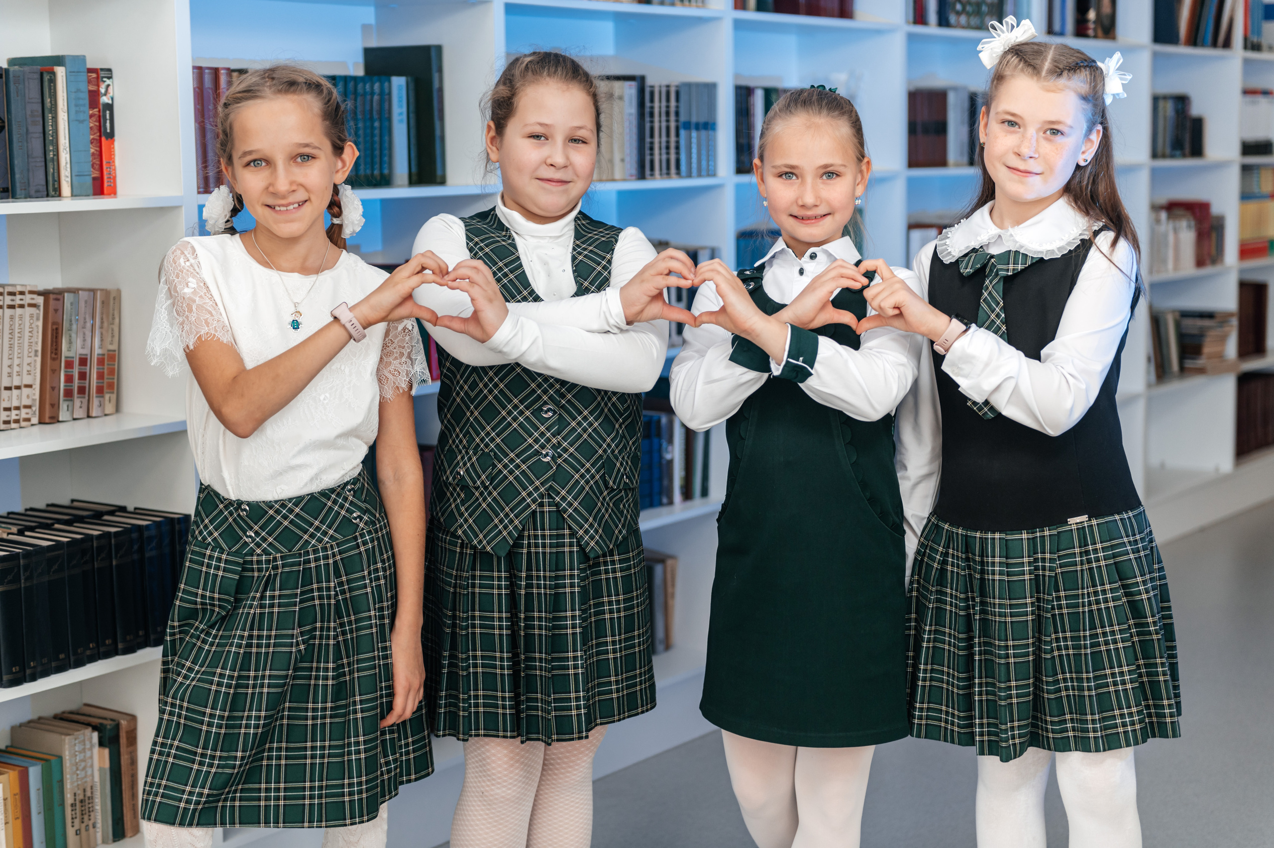 Начальные классы. Современные выпускные альбомы в Новосибирске