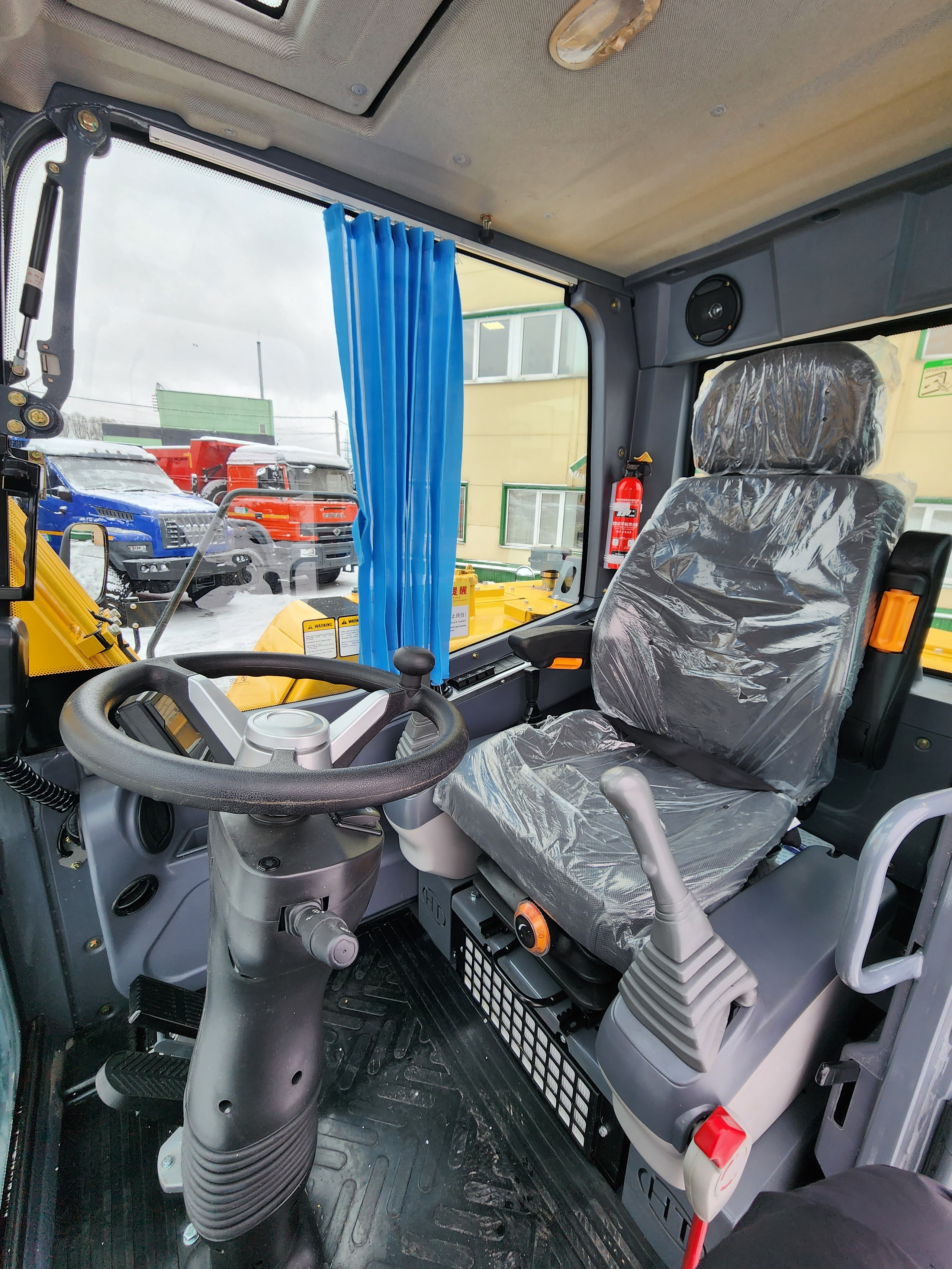 Фото кол. экс. Beezone BX80W. Продажа и обслуживание грузовой техники и спецтехники в г. Новосибирск компания СТИ