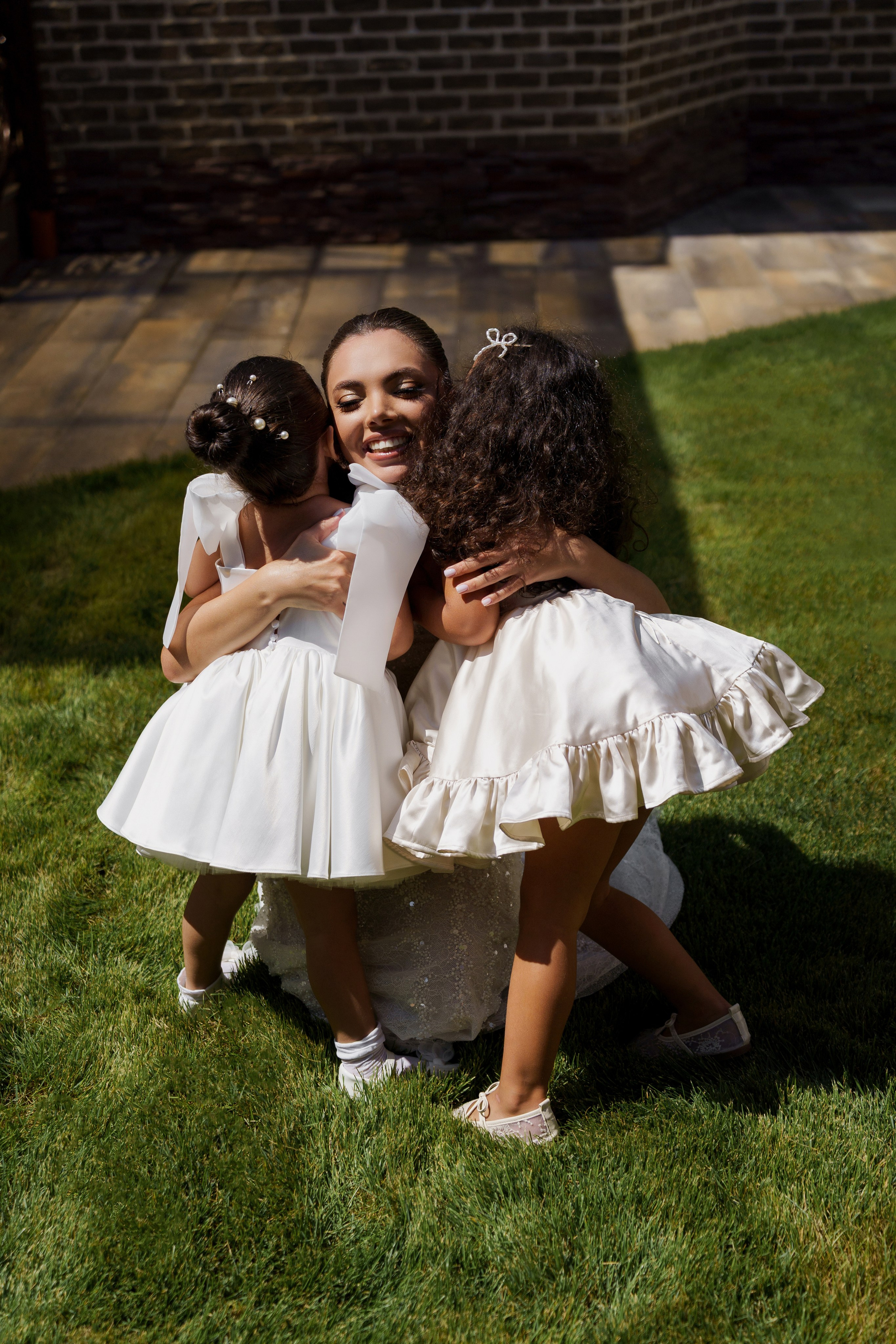 Сватовство в Краснодаре от лучших свадебных фотографов и операторов ТВИНС СТУДИО. ТВИНС СТУДИО — лучшие свадебные фотографы и видеографы в Краснодаре