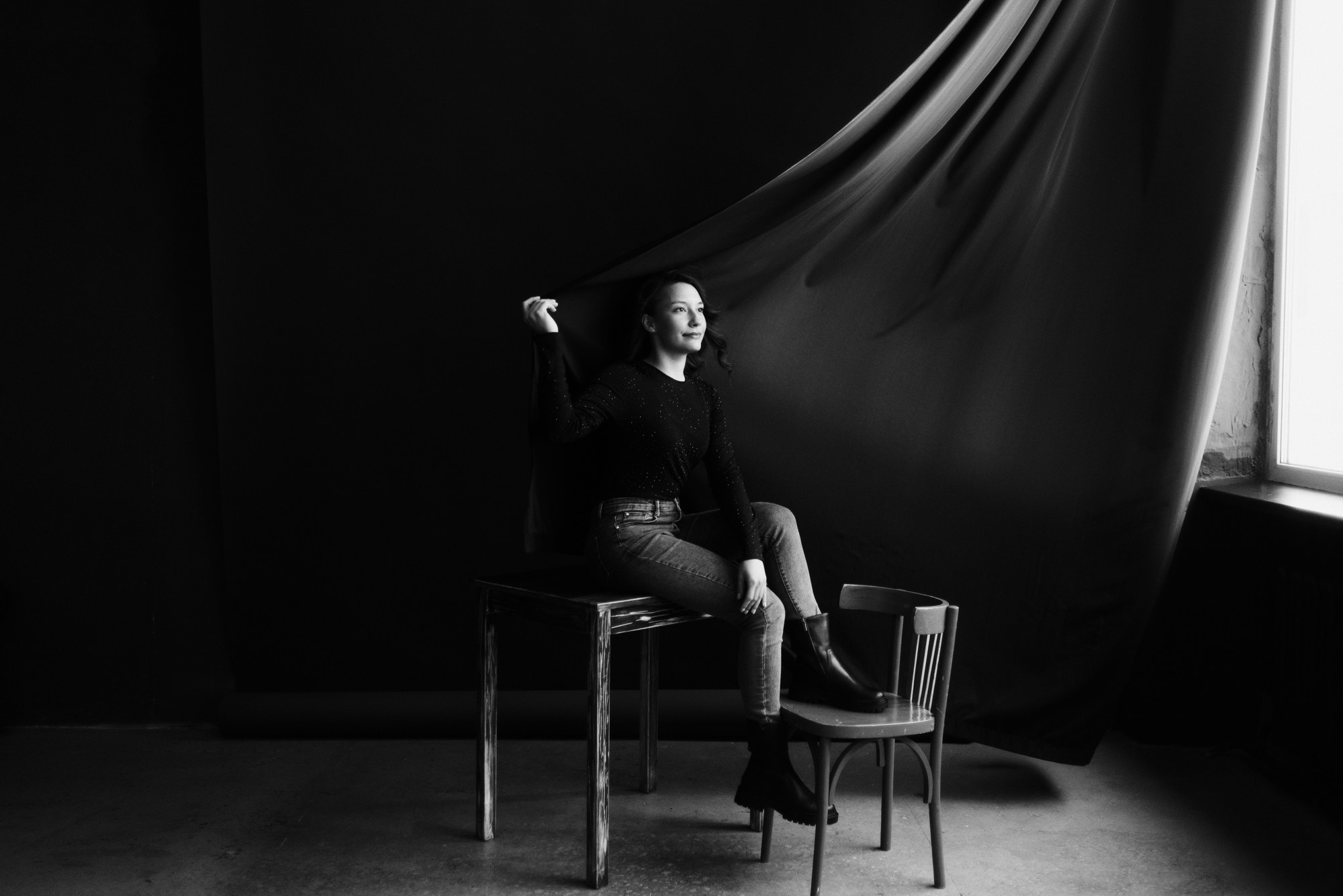 Атмосферный кадр в стиле нуар, фотосессия Тюмень