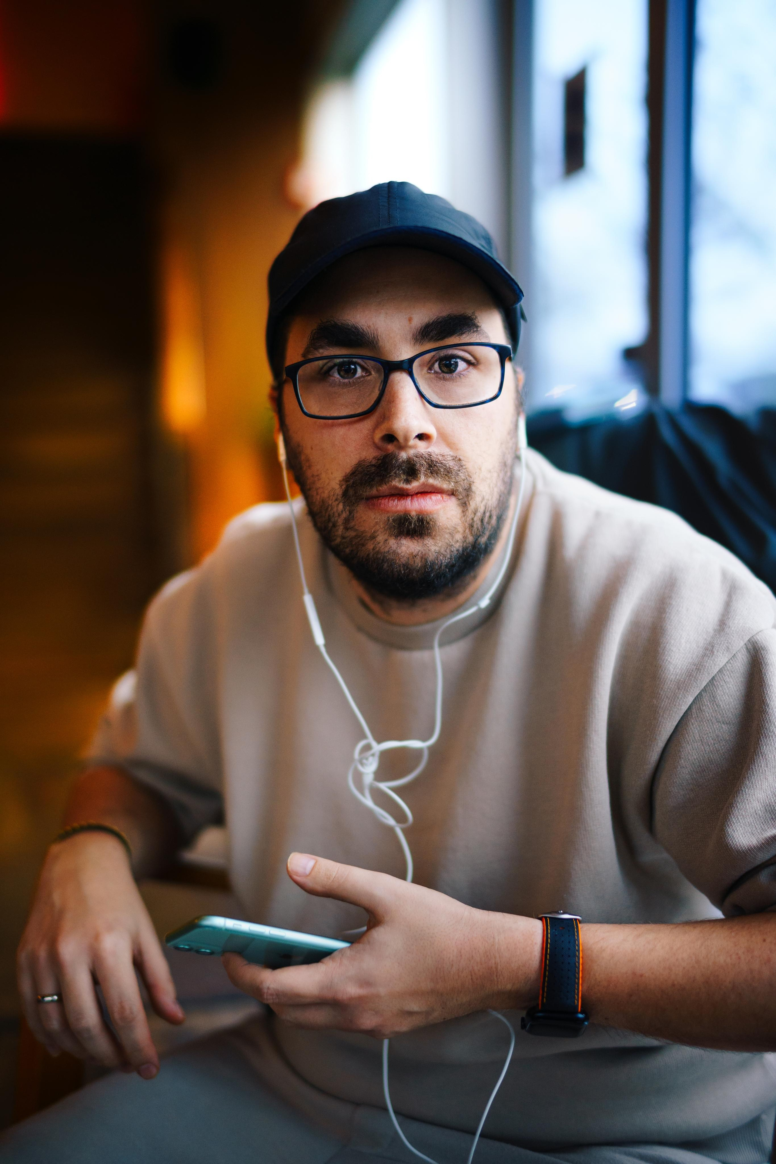 People. Oleg Kozachok — Photographer with Protanopia | Portraits, Texture & Light