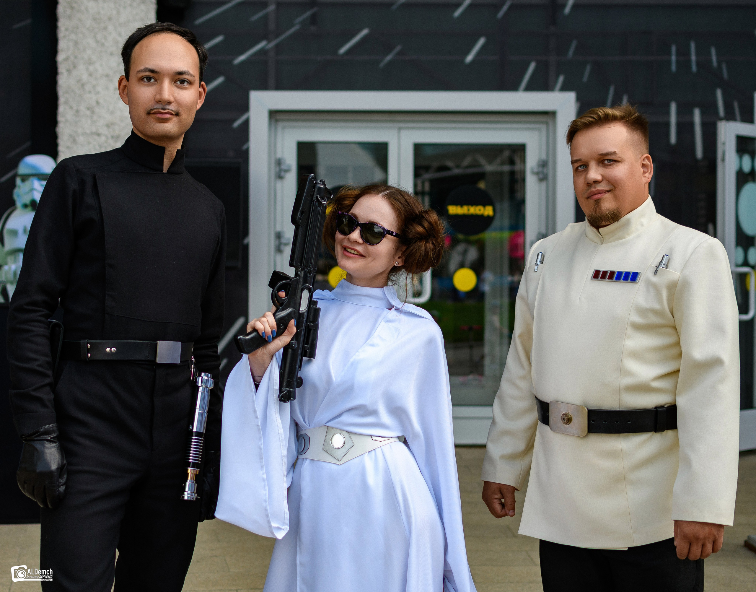 Фотосессия в Москве фотографа на ВДНХ для Ивана Юрчева