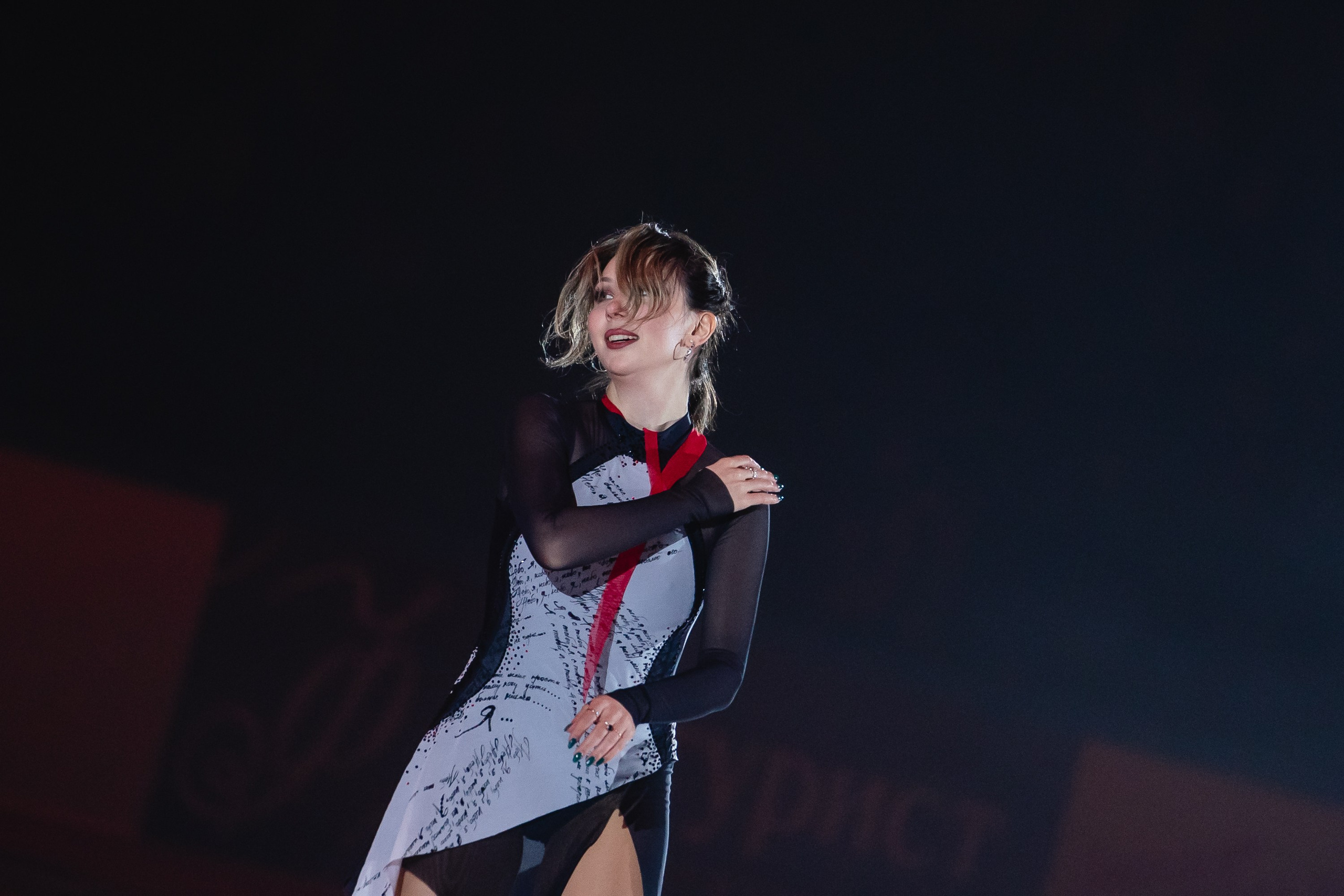 Шоу «Чемпионы на льду» в Новосибирске. Воробьева Ксения — Спортивный и танцевальный фотограф Новосибирск