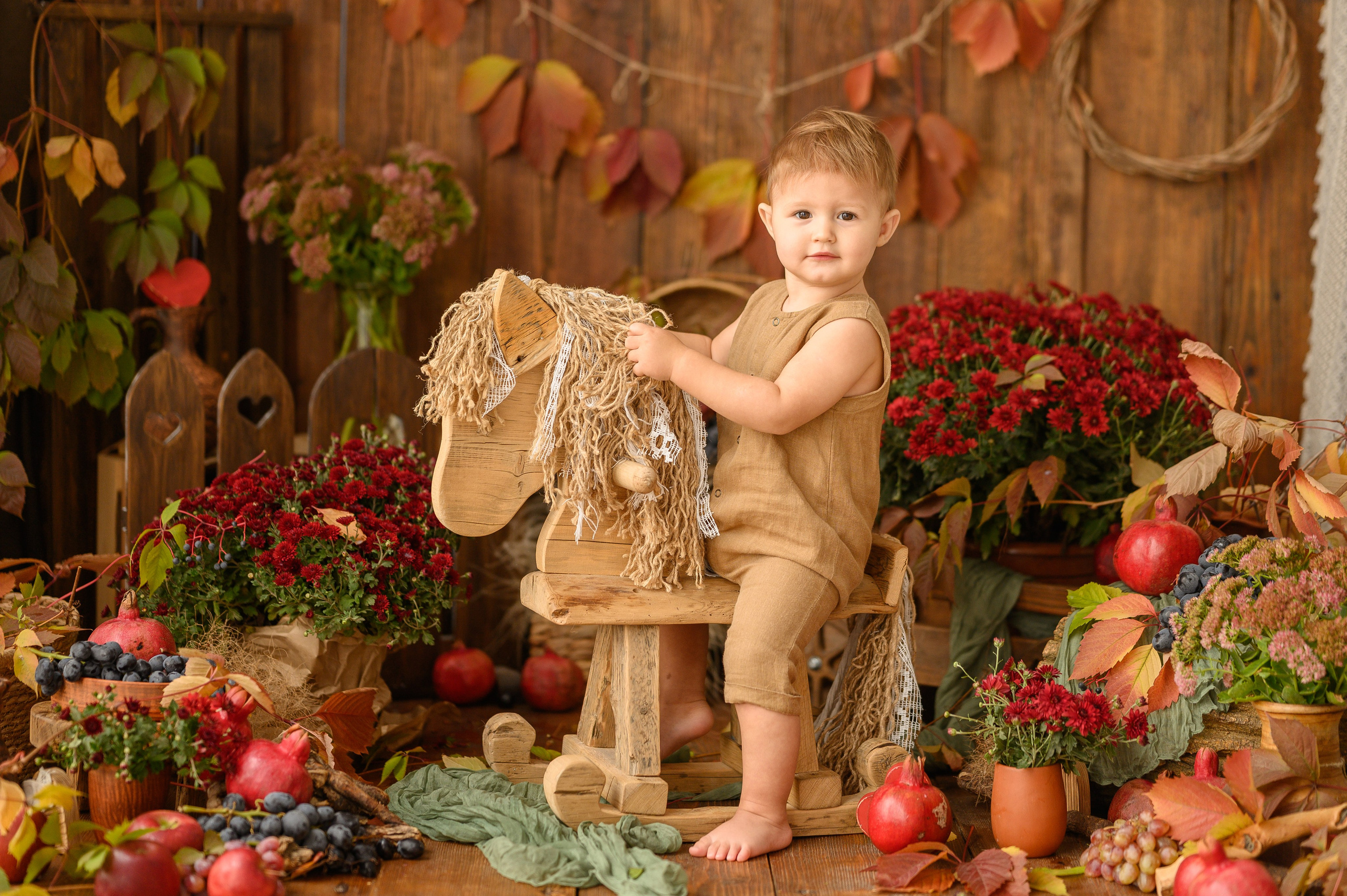Коля и гранаты-виноград. Детский и семейный фотограф Ирина Гладких