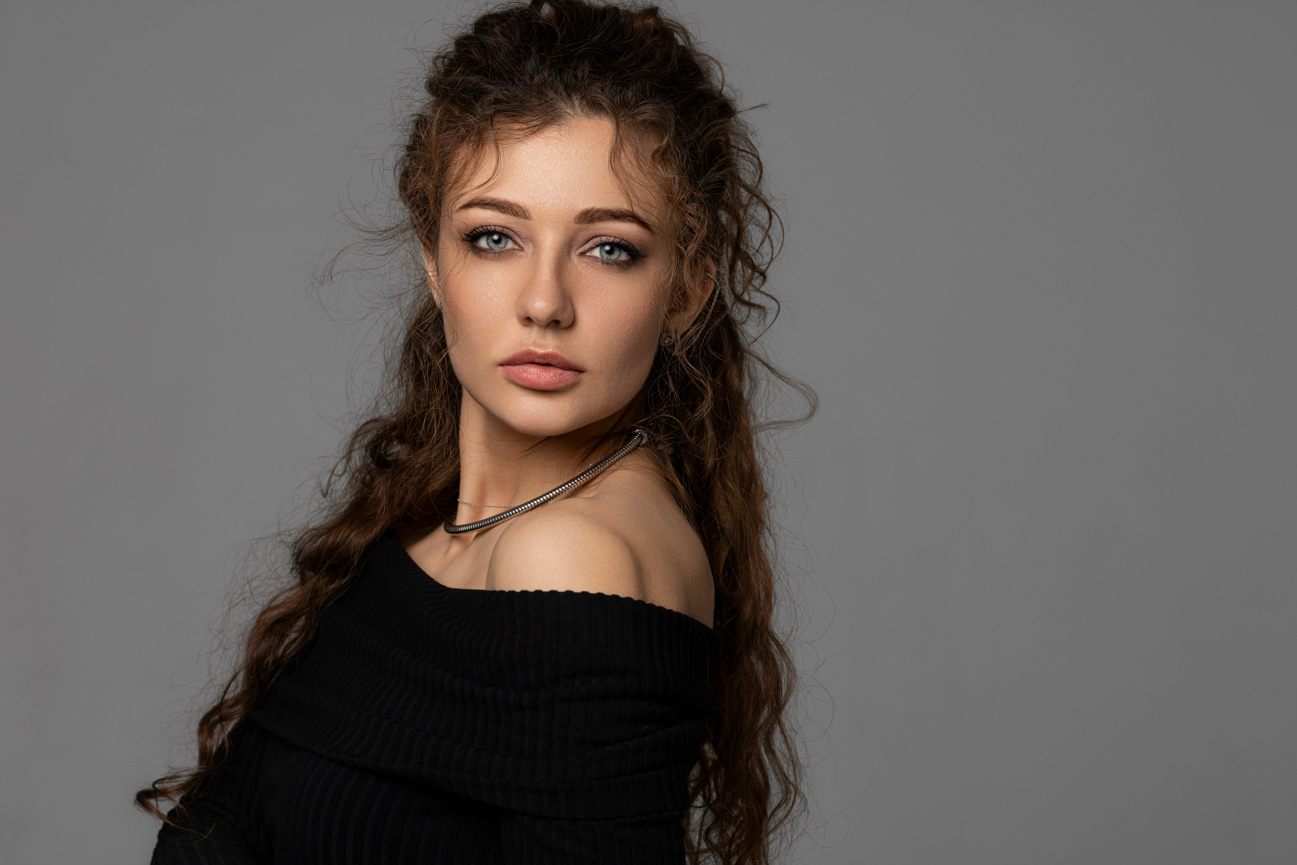 Студийная съемка на циклораме с испульсным светом с Дианой для «себя». Дмитрий Шульгин, портретный фотограф в Воронеже