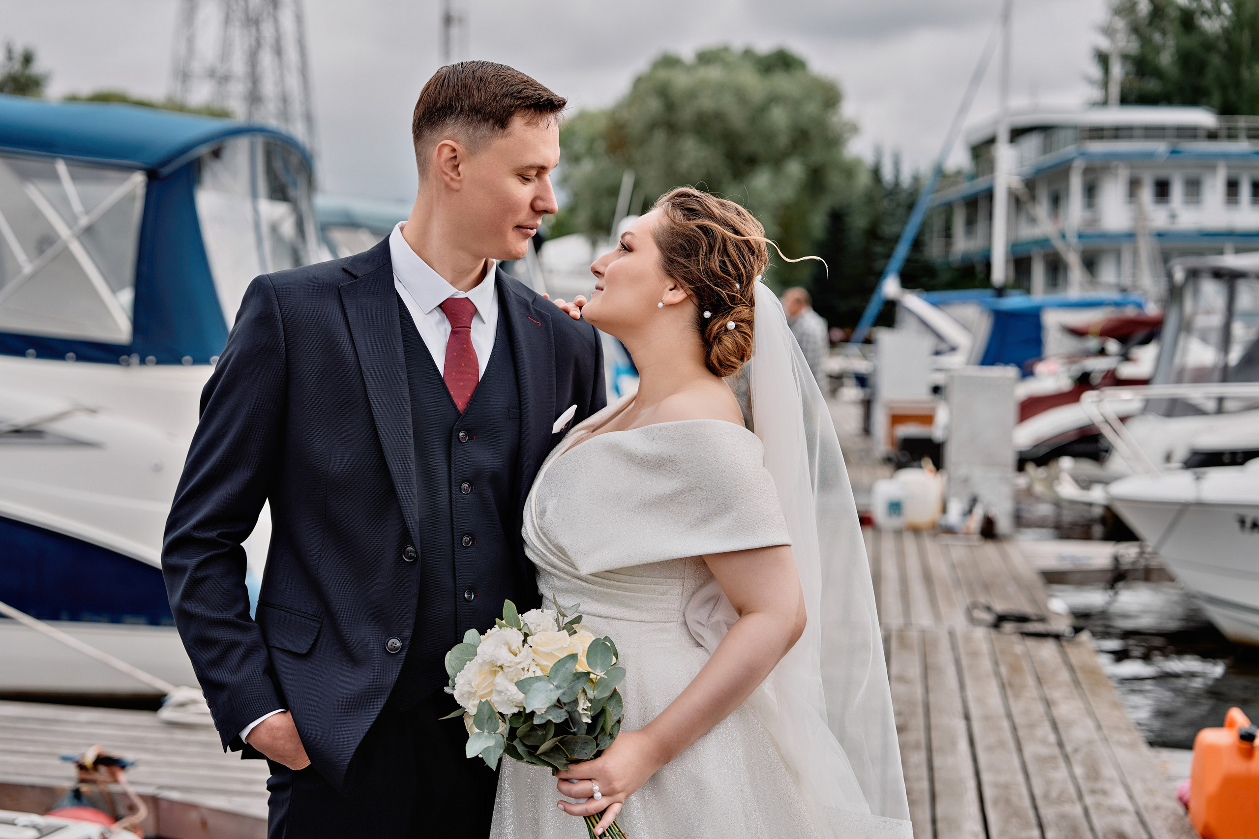 Нежная свадьба Антона и Софьи в яхт-клубе «Портофино». Фотограф Меняйло Евгений. Свадьба. Портрет. Репортаж. Семья. Контент