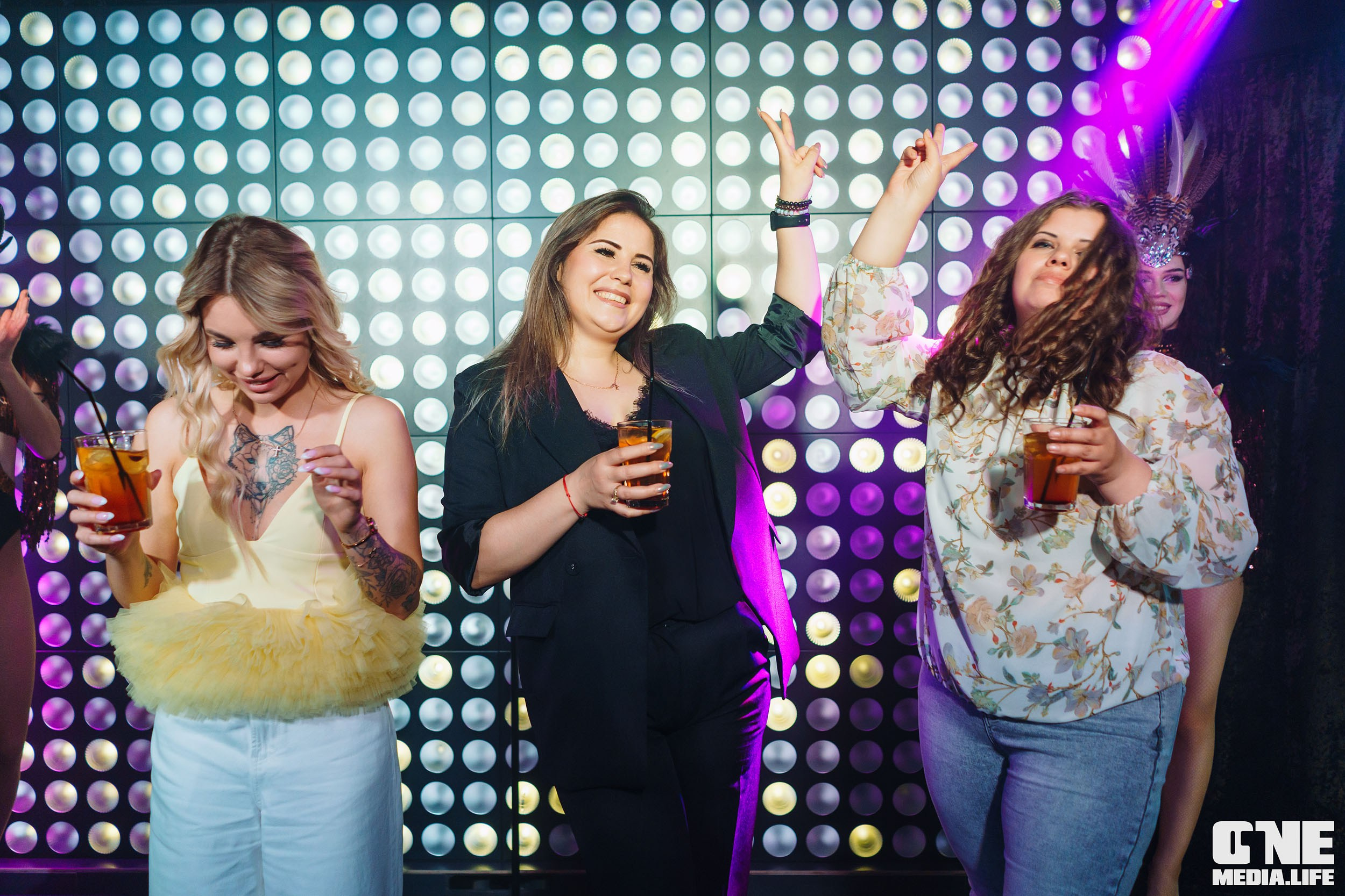 Фоторепортаж из караоке-клуба Эйфория. One Media Life: фоторепортажи, фотоотчеты с мероприятий и заведений