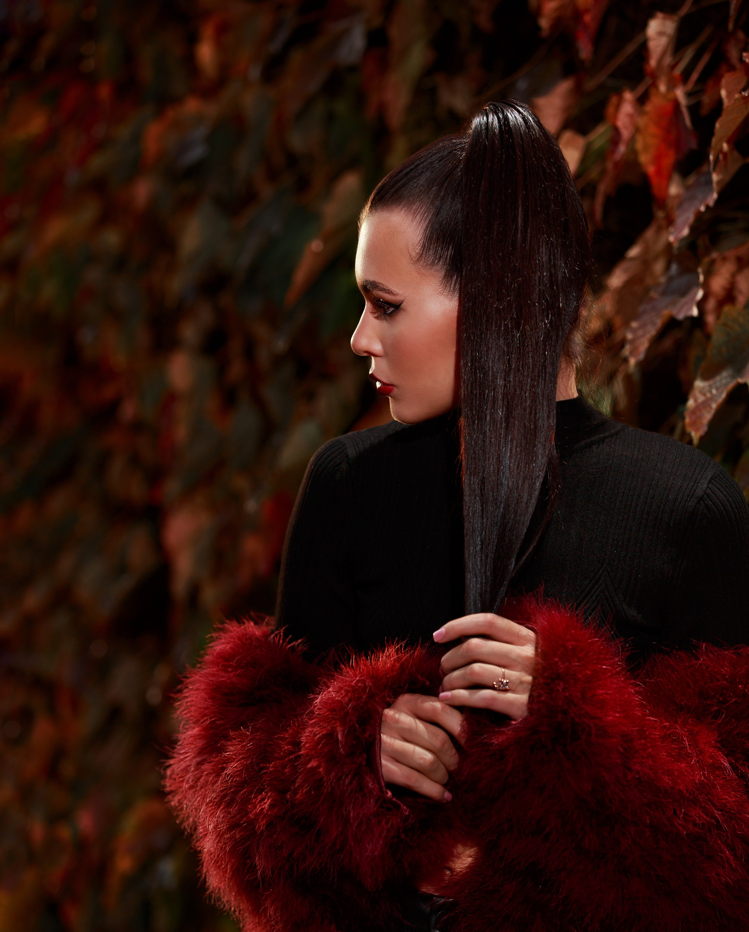 Фотограф Станислав Ефимов — художественный портрет девушки на красивом фоне Владивосток