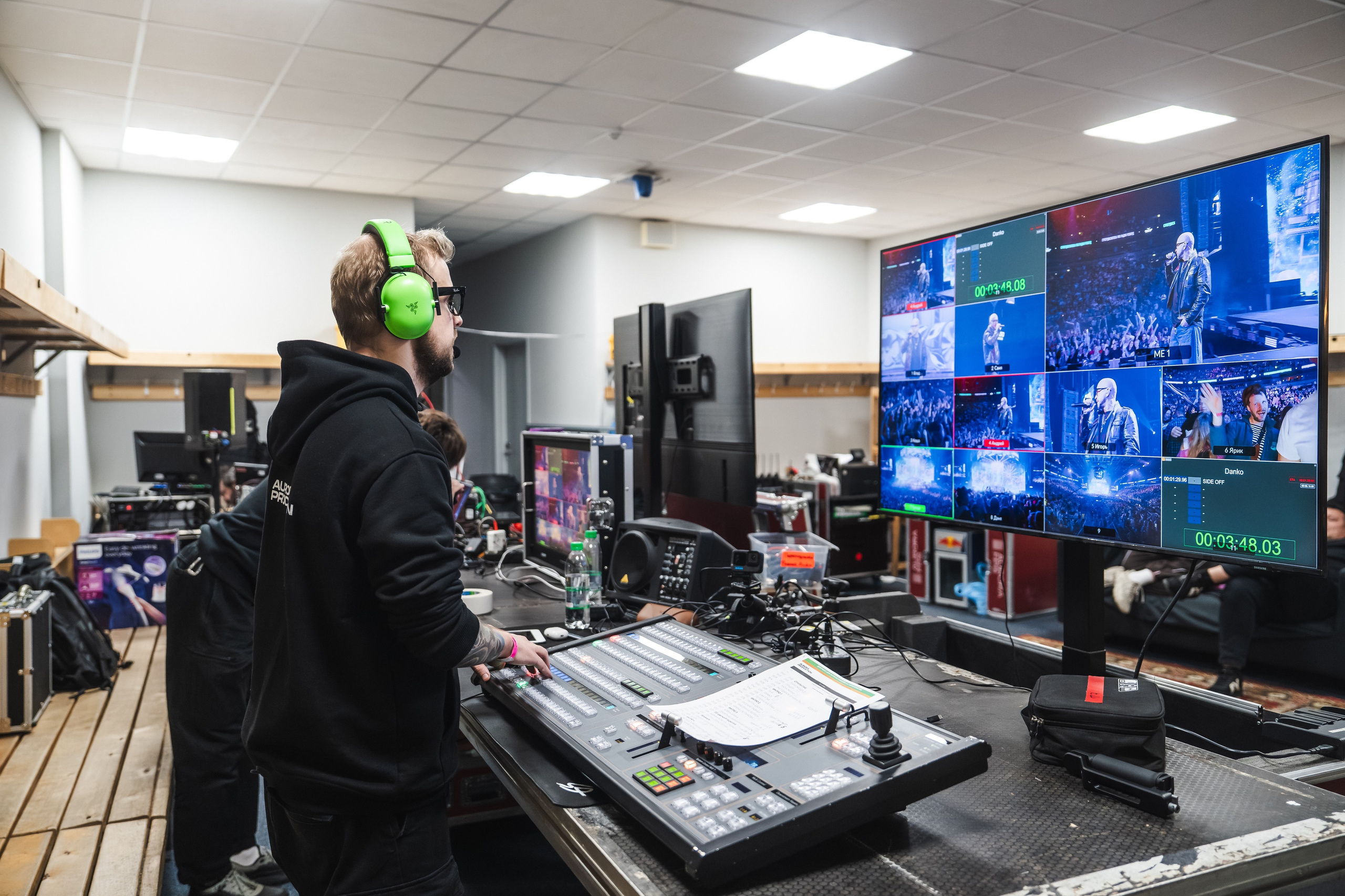 Superdiskoteka 90. Svyatoslav Bunkov | photographer