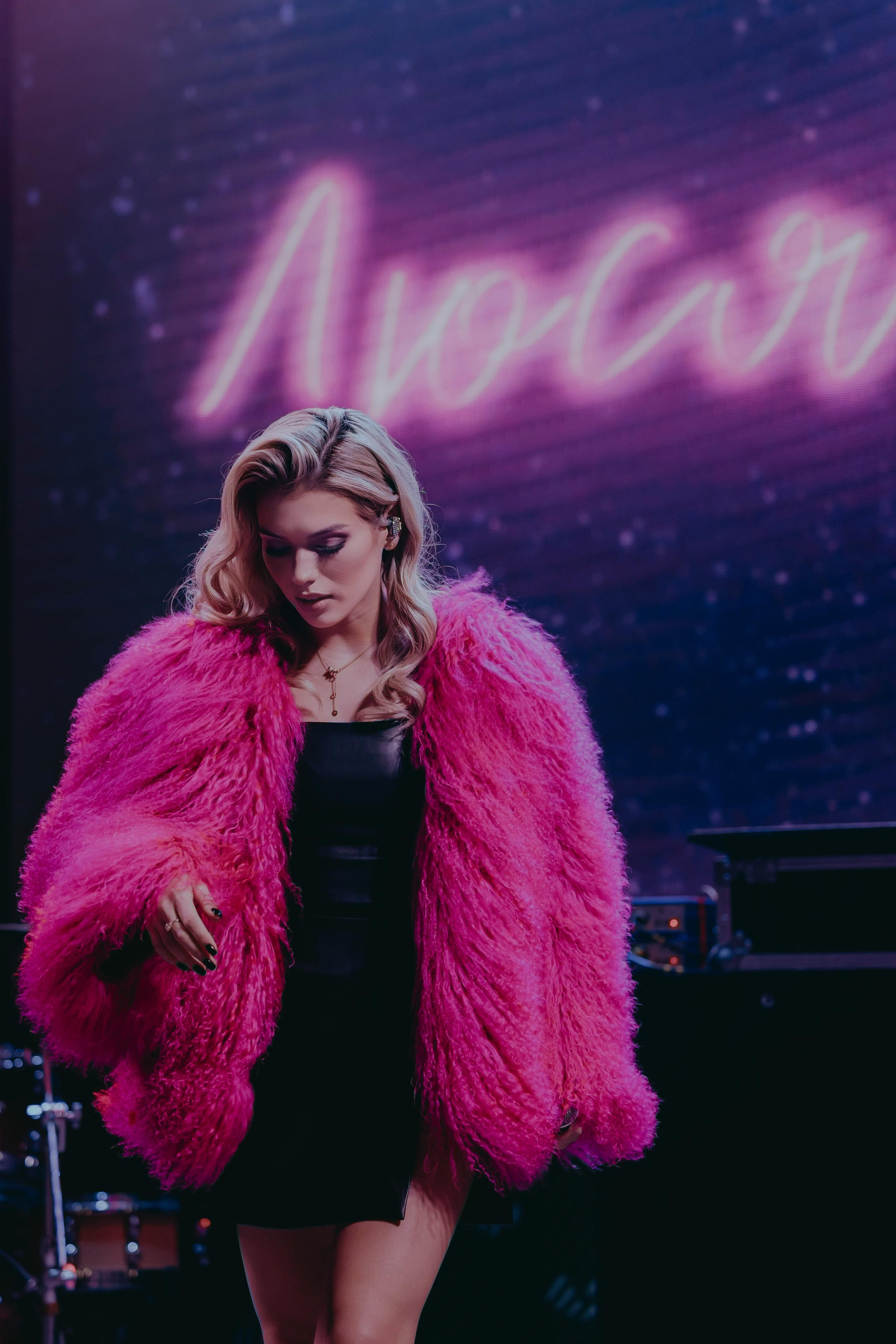 Люся Чеботина на дне рождения «Русского радио»