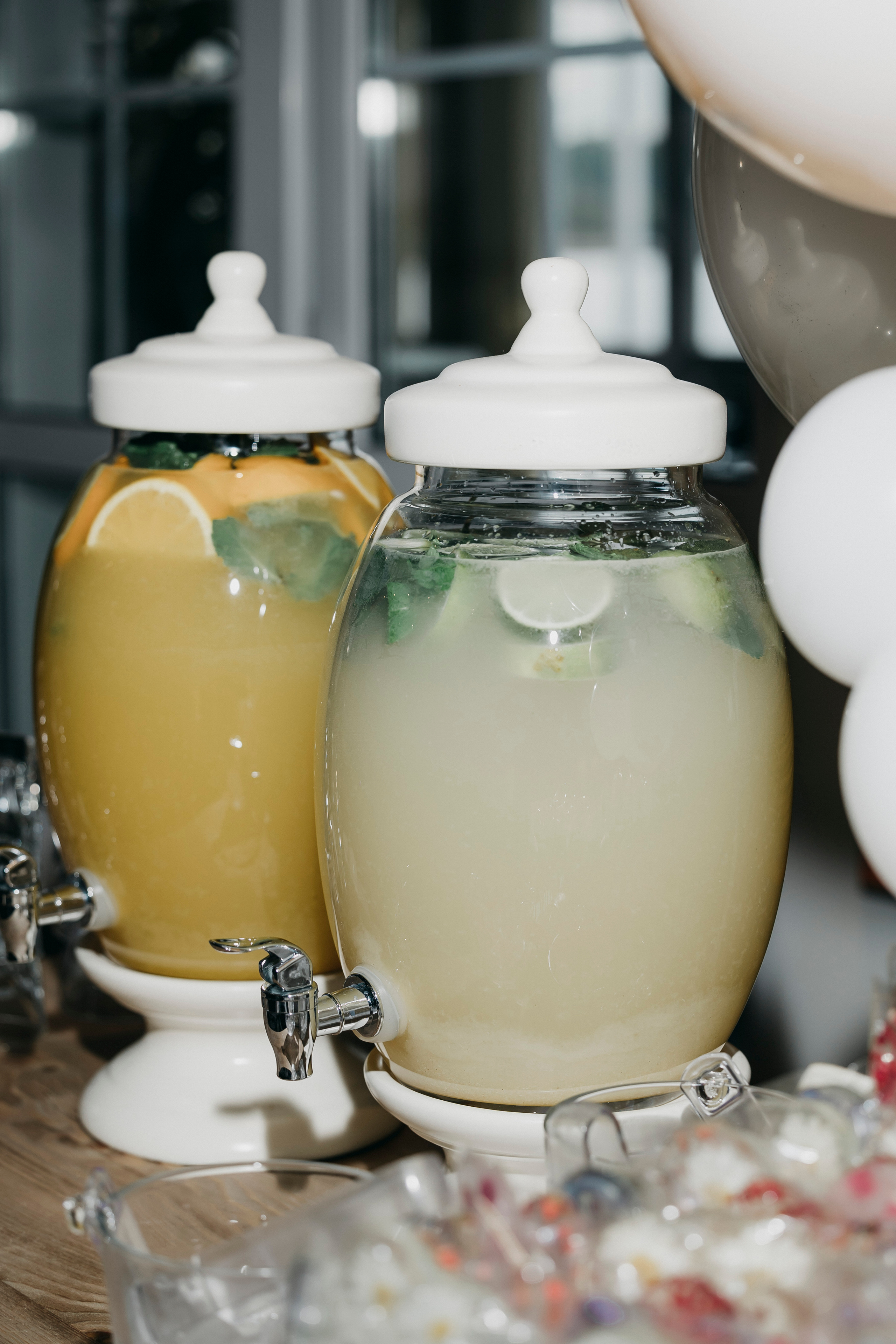 27-й день рождения радиостанции «Русское Радио» Русской Медиагруппы. «Птичка на проводе»: информационный портал в Москве