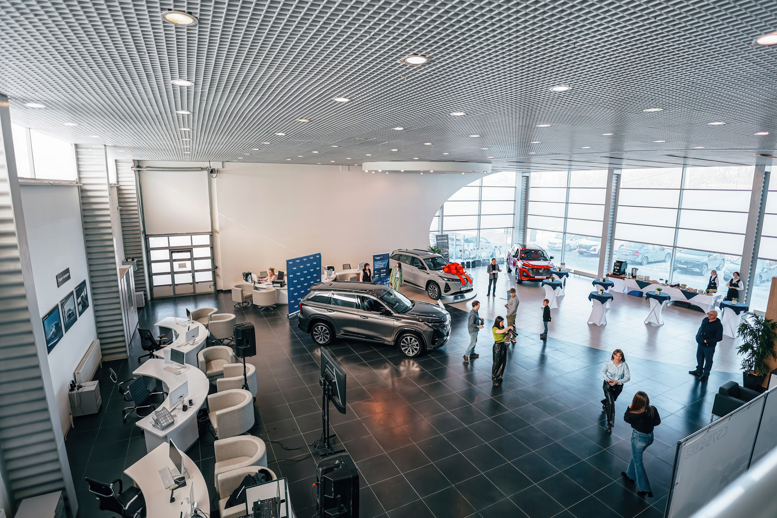 01.03 Автосалон-2000. Презентация нового ChanGan. Команда специалистов в мире фотографии и видео. Детский фотограф, семейный фотограф