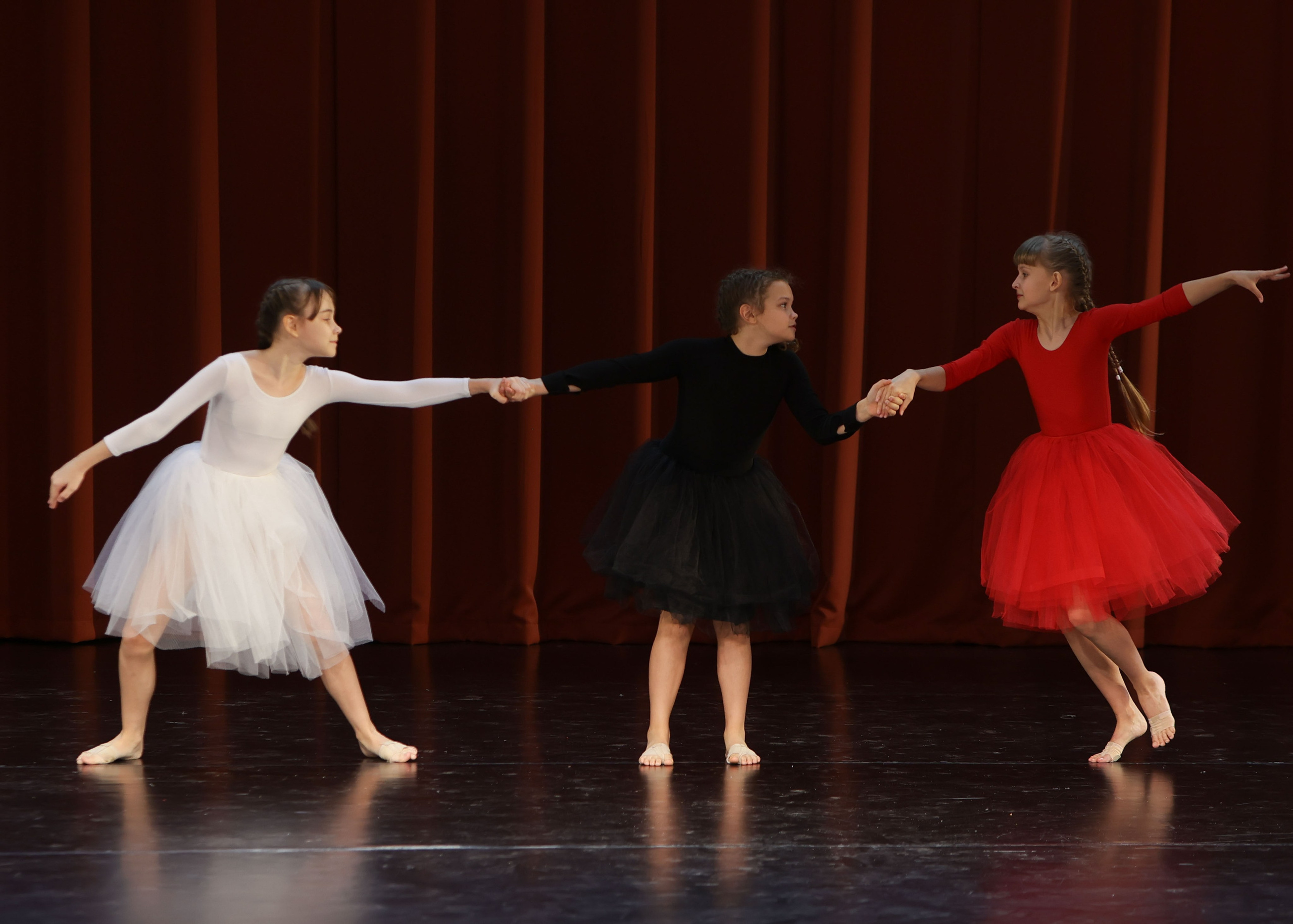 Фестиваль хореографического искусства «КУБОК ЛЕГЕНДЫ — 2025». Выпускные альбомы и школьный фотограф в Подольске, Троицке, Щербинке, Москве и Московской области