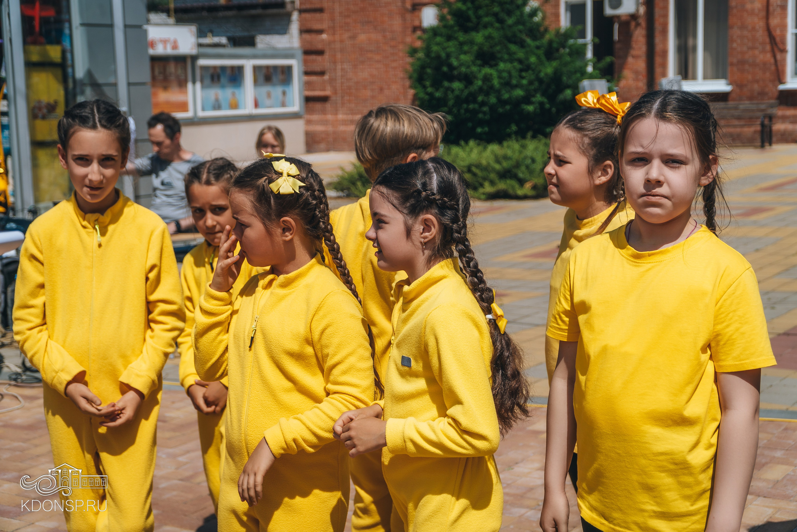 Должны смеяться дети. Новотитаровский Дом культуры