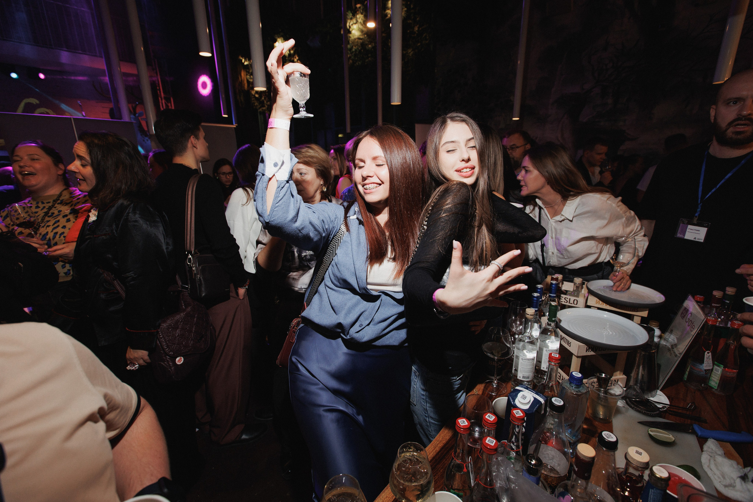 ВИННЫЙ ФЕСТИВАЛЬ. СВОИ. ФОТООТЧЕТЫ-СОБЫТИЯ-МЕСТА