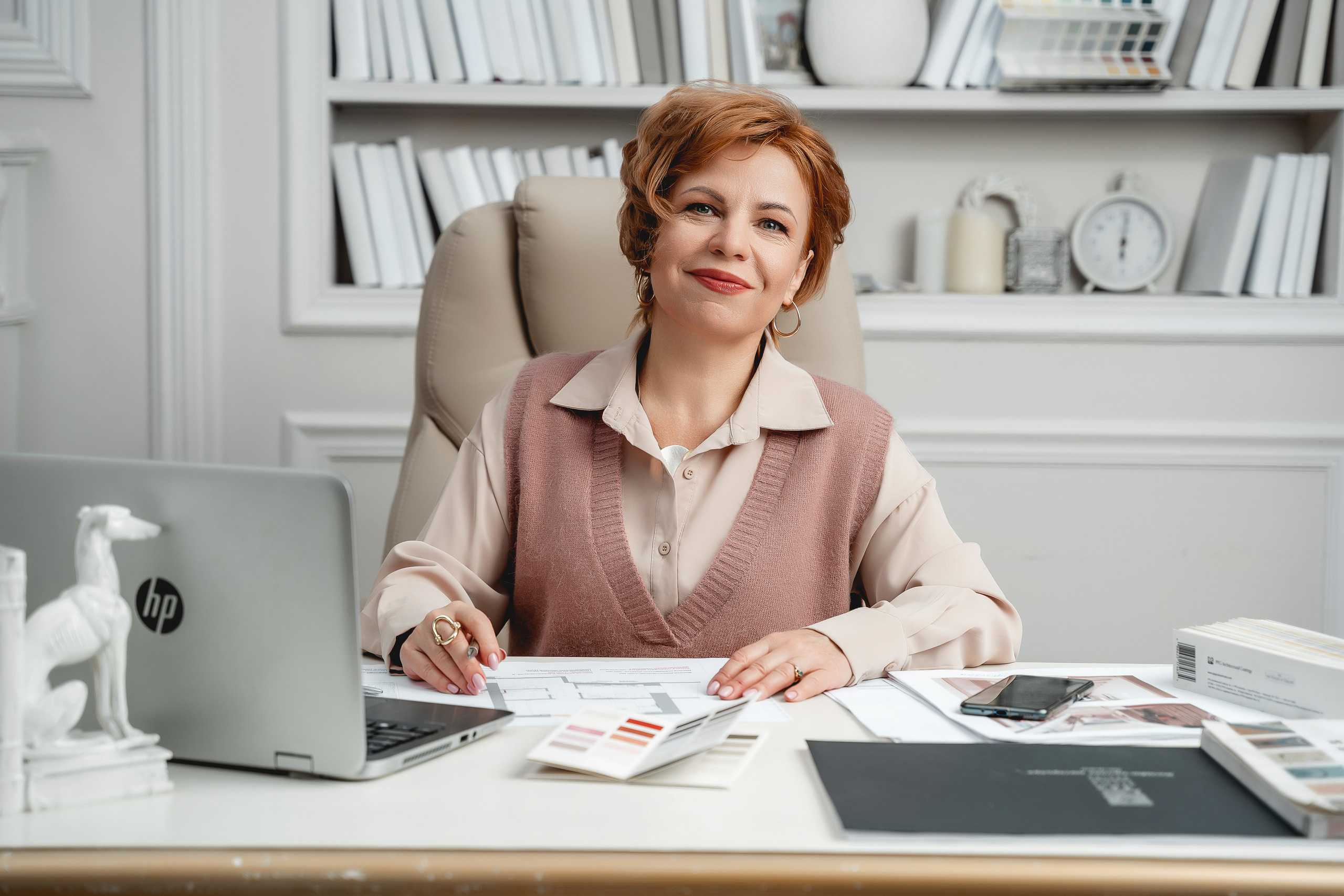 Портретная бизнес фотосессия для дизайнера интерьеров (контент съемка)