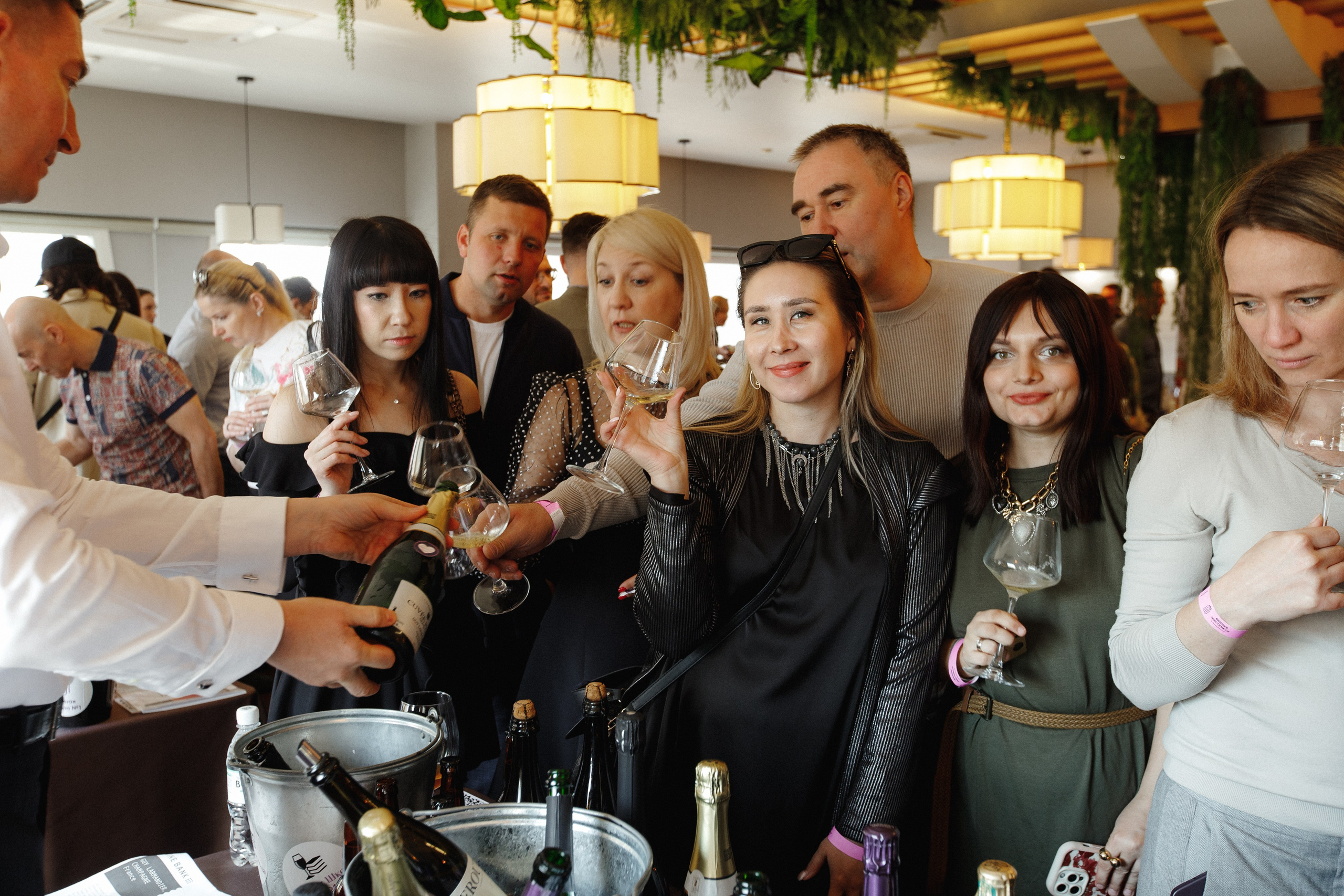 ФЕСТИВАЛЬ ИГРИСТЫХ ВИН. СВОИ. ФОТООТЧЕТЫ-СОБЫТИЯ-МЕСТА