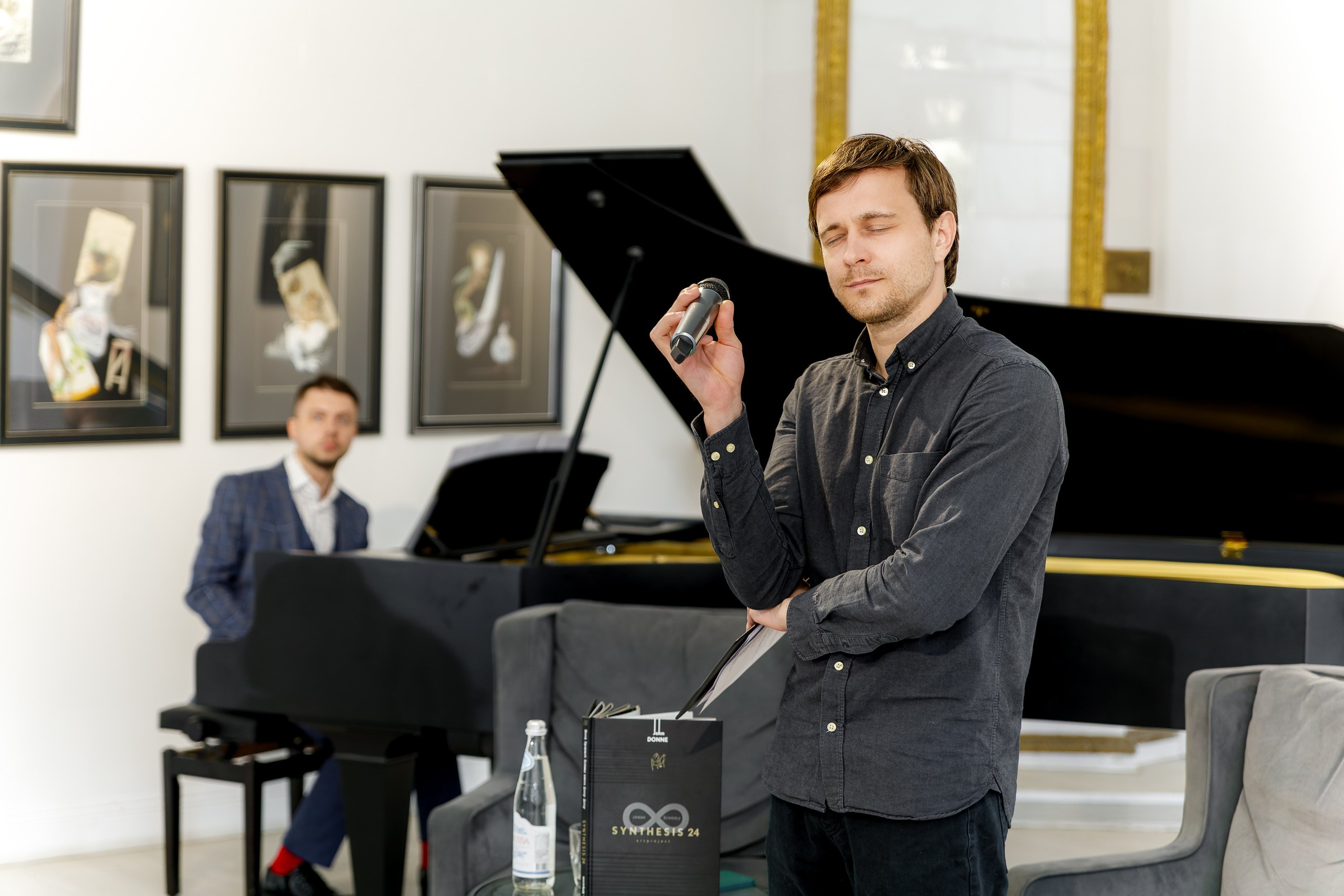 Финисаж выставки Евгения Крылова. Photographer Sergei Miroshnikov