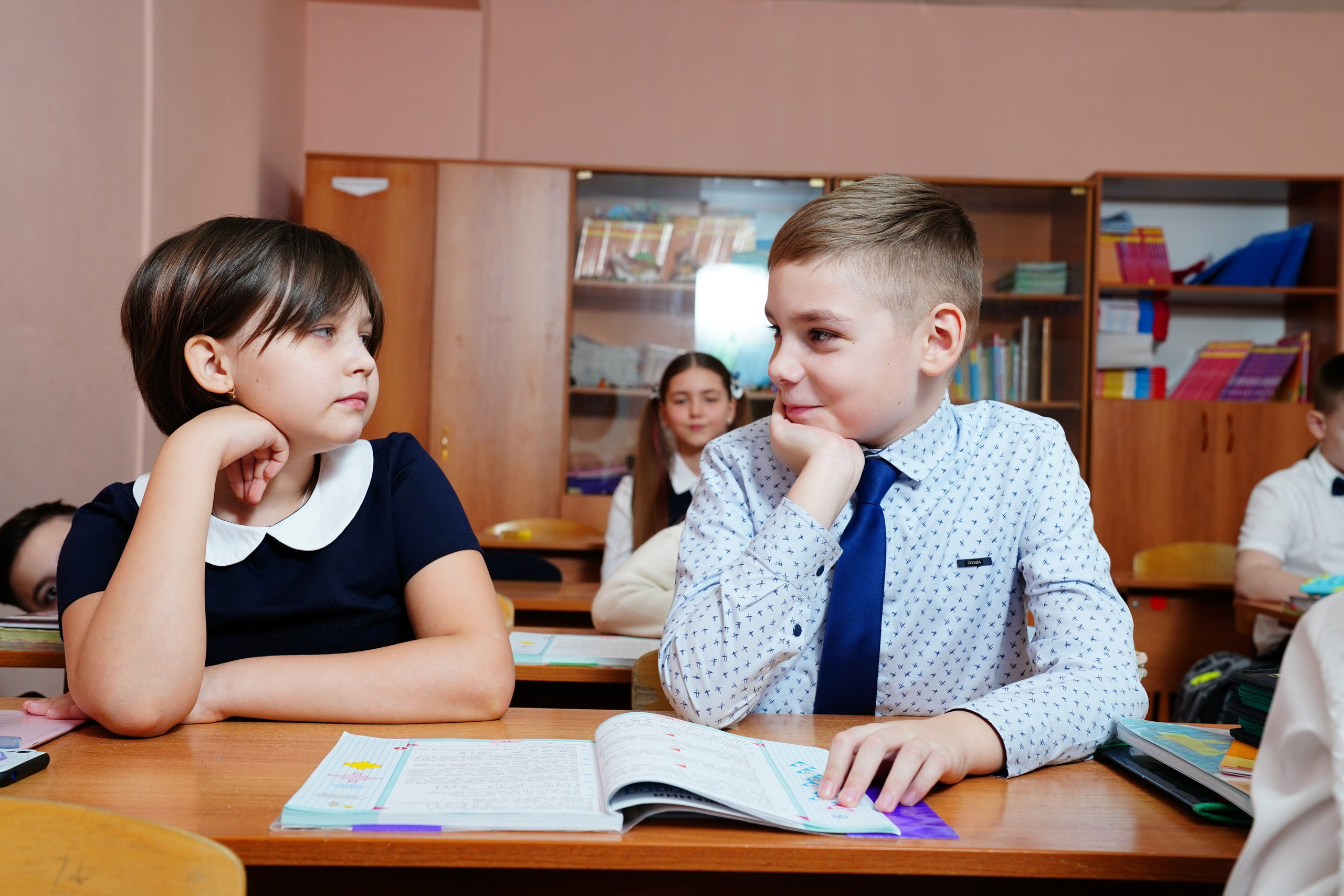 Эмоции в кадре мы гарантируем. Даже очень скромные дети, у нас естественно улыбаются