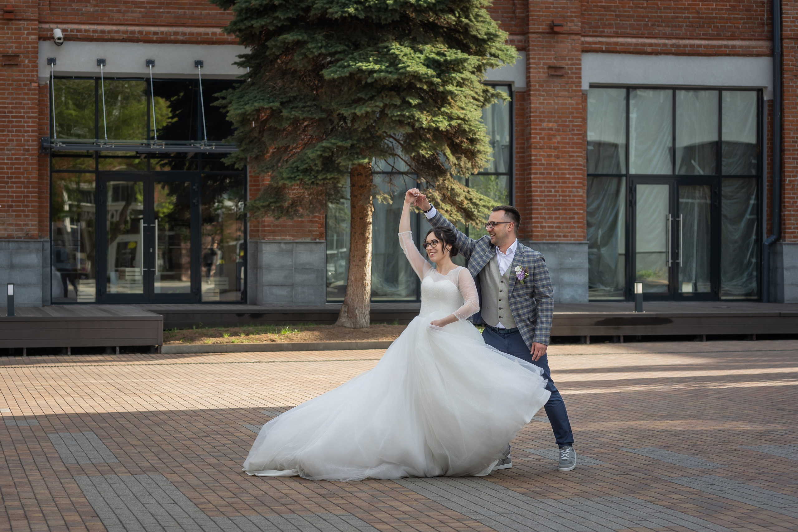 Миша и Маша. Весенняя свадьба 18.04.2023. Семейный фотограф в Москве Наталья Чуб, заказать Фотокнигу