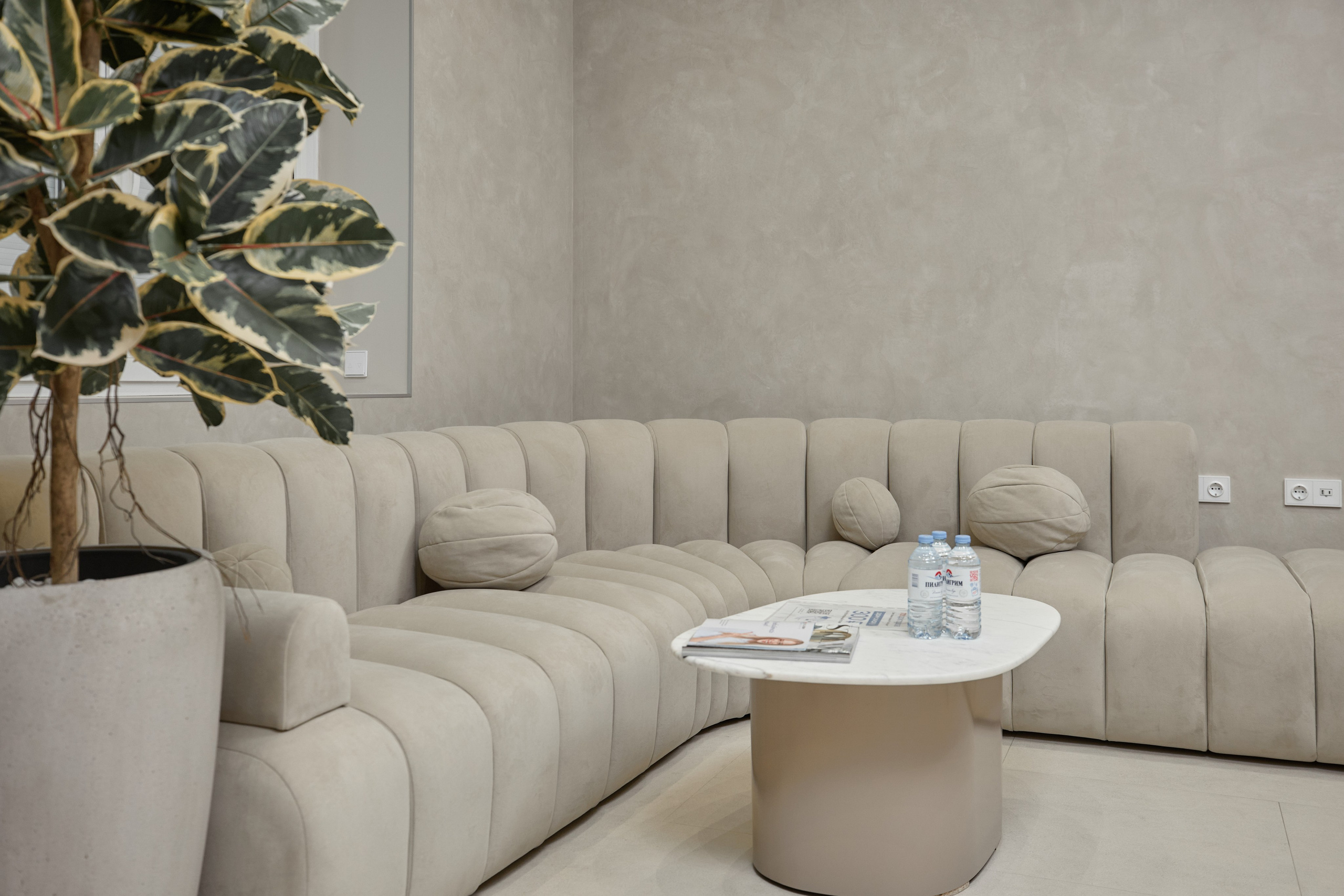 Фотосессия стоматологии Шустовы в Екатеринбурге. Фотограф для бизнеса Константин Брусницын в Екатеринбурге