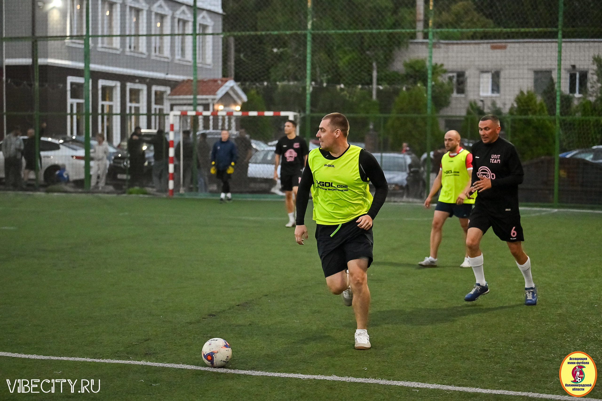 ИГРЫ МИНИ-ФУТБОЛЬНОЙ И КОРПОРАТИВНОЙ ЛИГИ. VIBECITY.RU Вайб Сити Ру Фоторепортажи Фотоотчеты Калининград